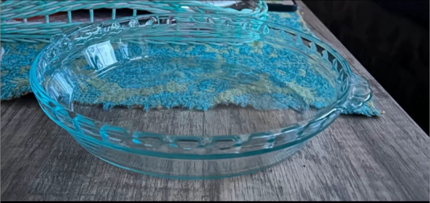Anchor Hocking Glass Pie Dish image indicator(2)