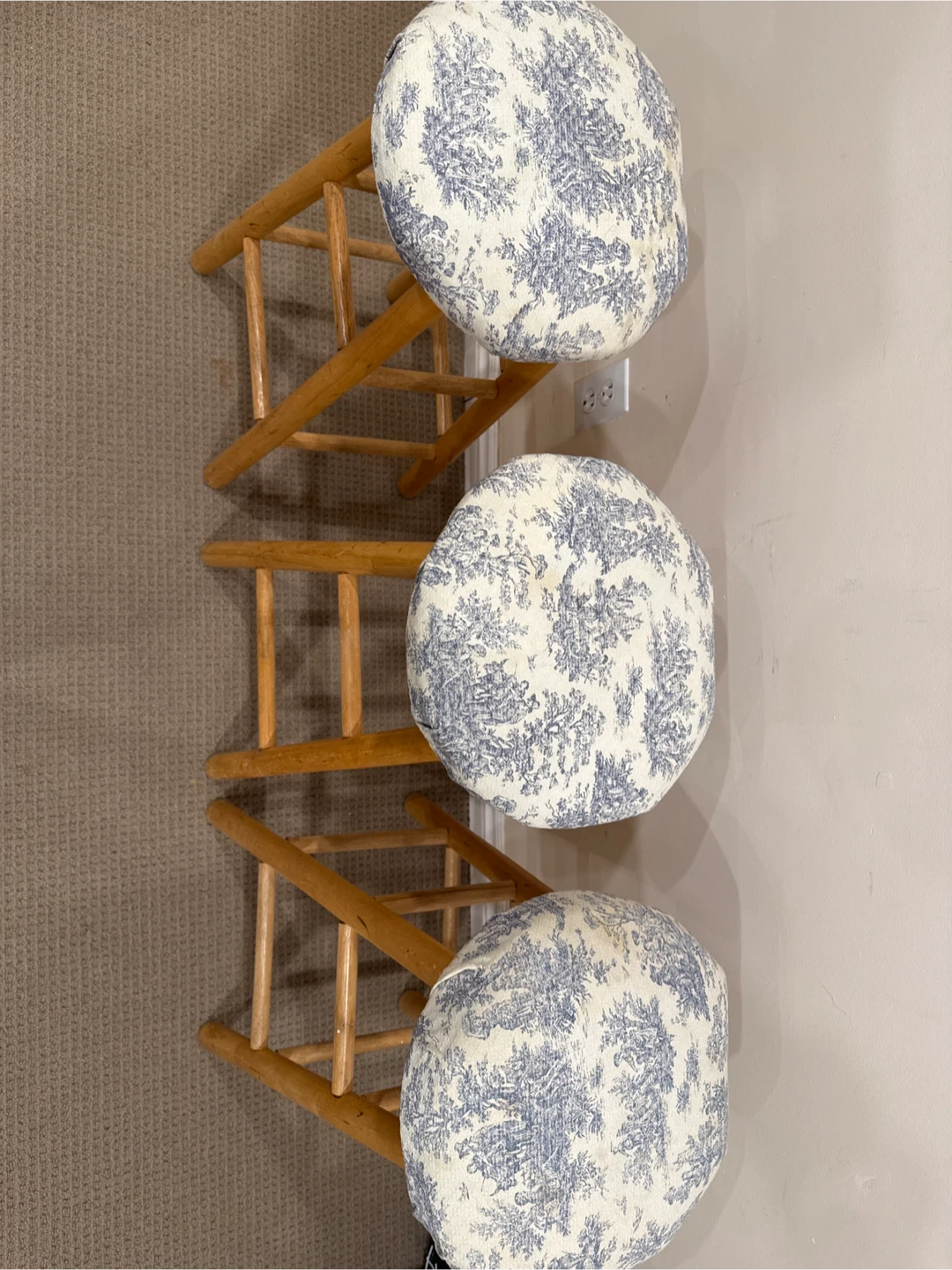 Set of 3 Wooden Bar Stools - photo 3