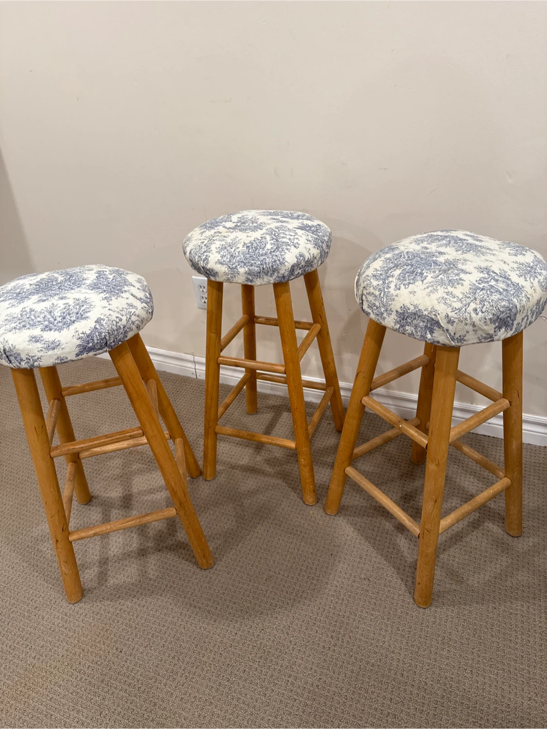 Set of 3 Wooden Bar Stools - photo 4