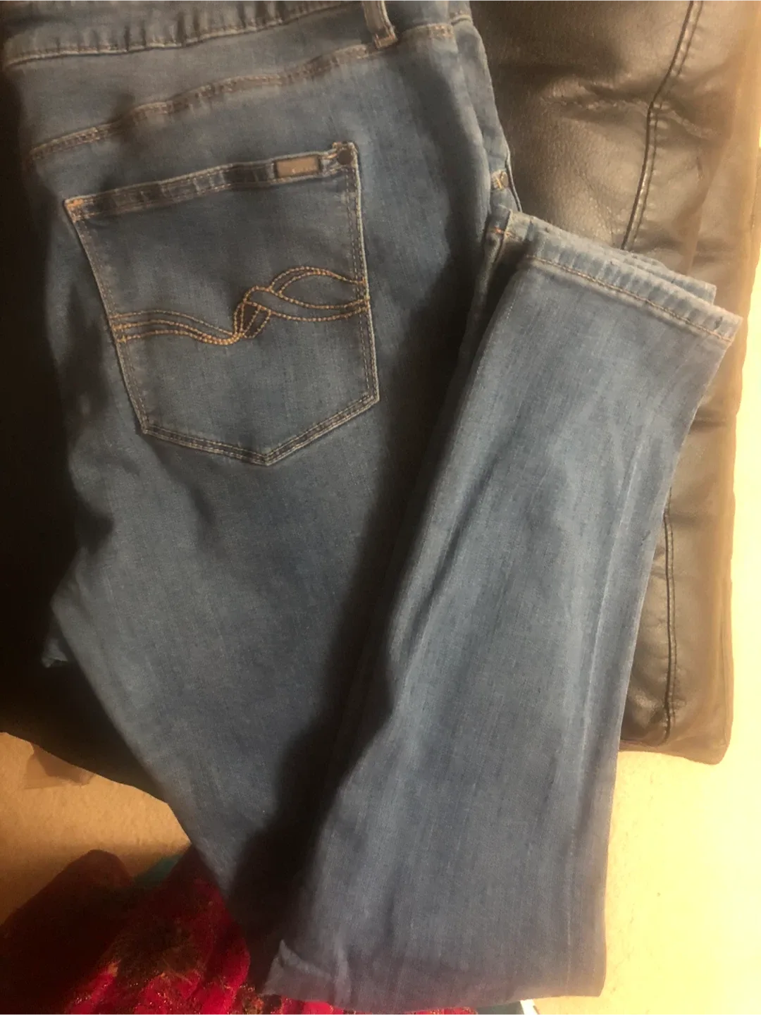 Signature Ladies Jeans image indicator(2)