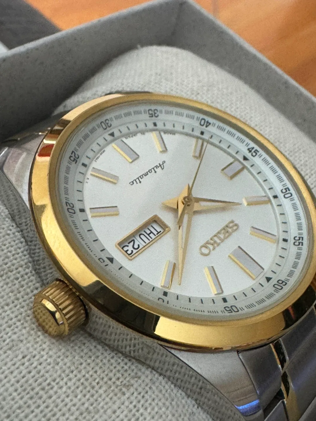 Seiko SARV004 Two Tone Automatic Watch Japan 42mm 4R36-05Z0 image indicator(5)