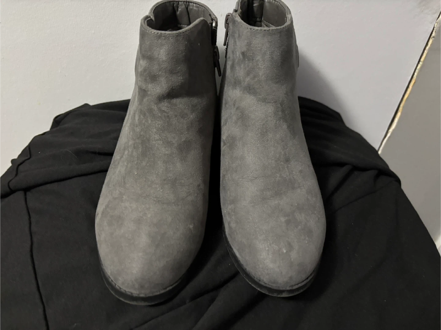 Gray Ankle Boots Size 7 - photo 2