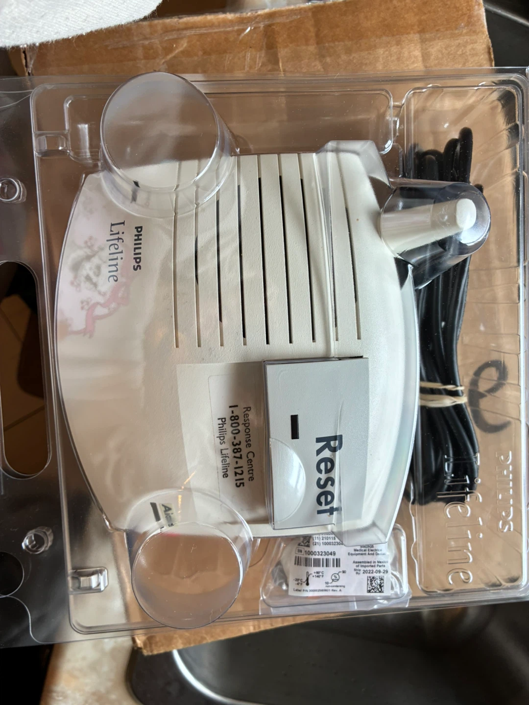 Philips Lifeline Medical Alert System - New in Box! - photo 2