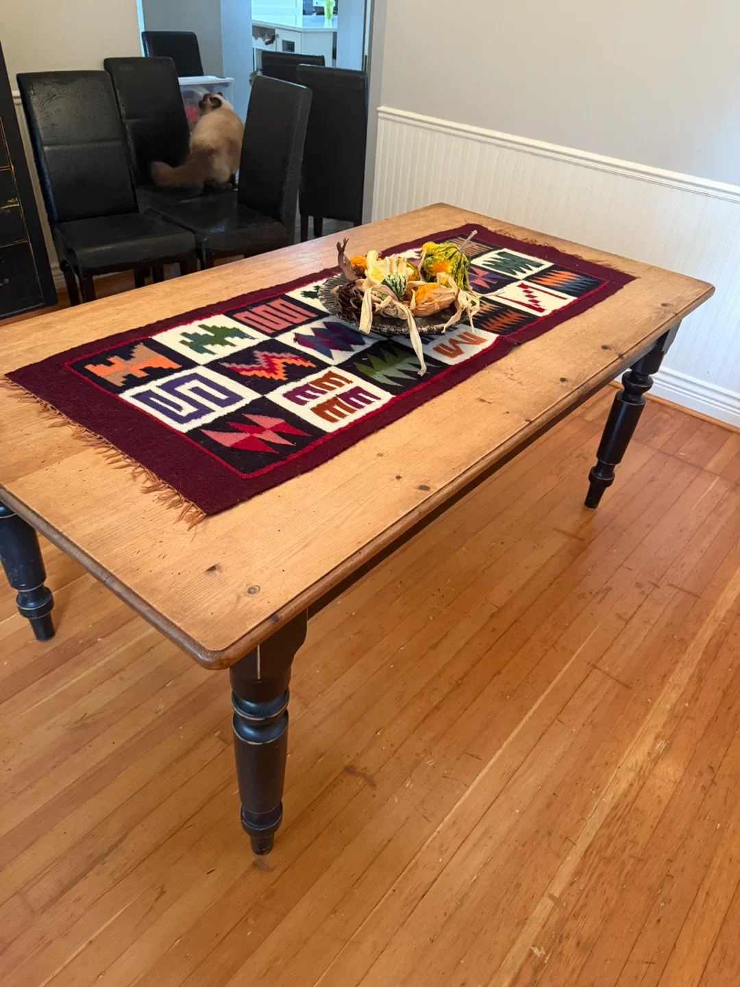 Wooden Dining Table with Black Legs image indicator(4)