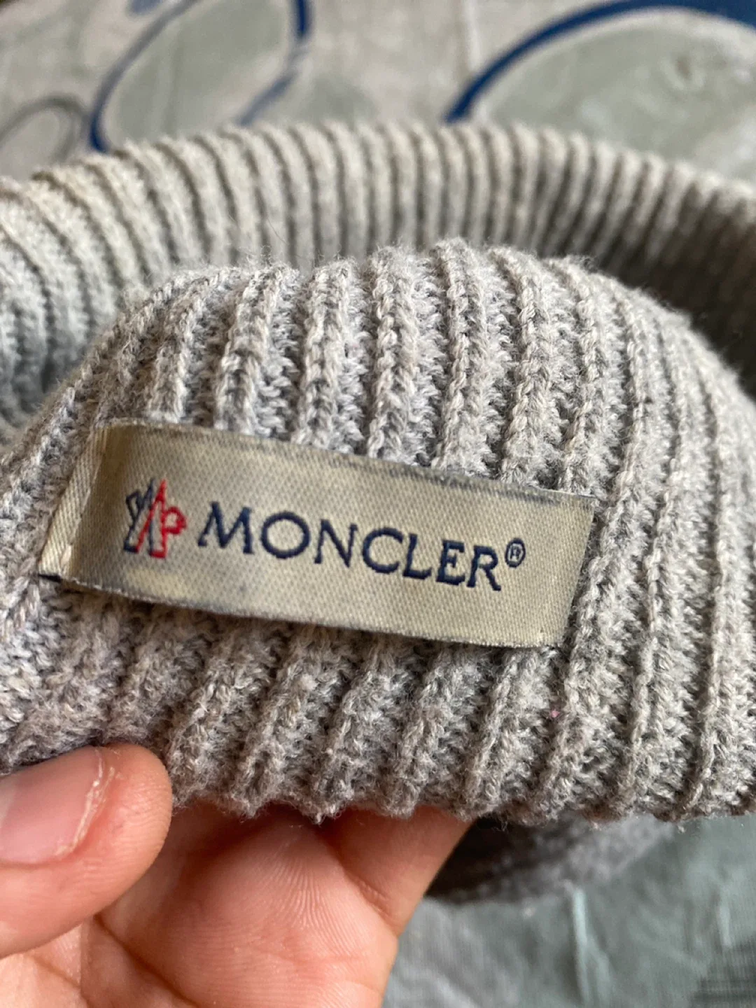 Moncler Grey Beanie (100% authentic) image indicator(3)