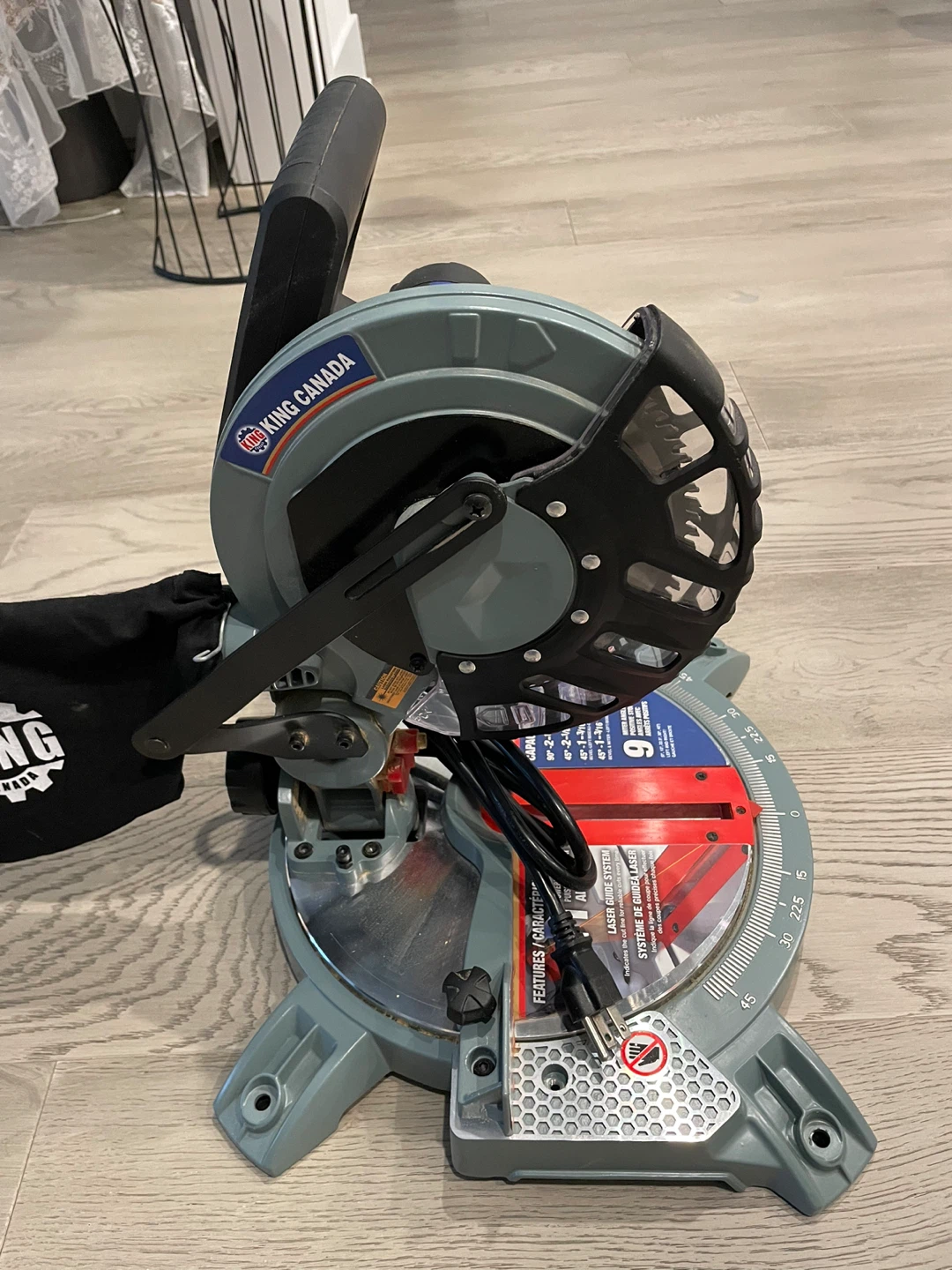 King Canada 8 ¼ Inch Compound Mitre Saw with Laser - photo 2