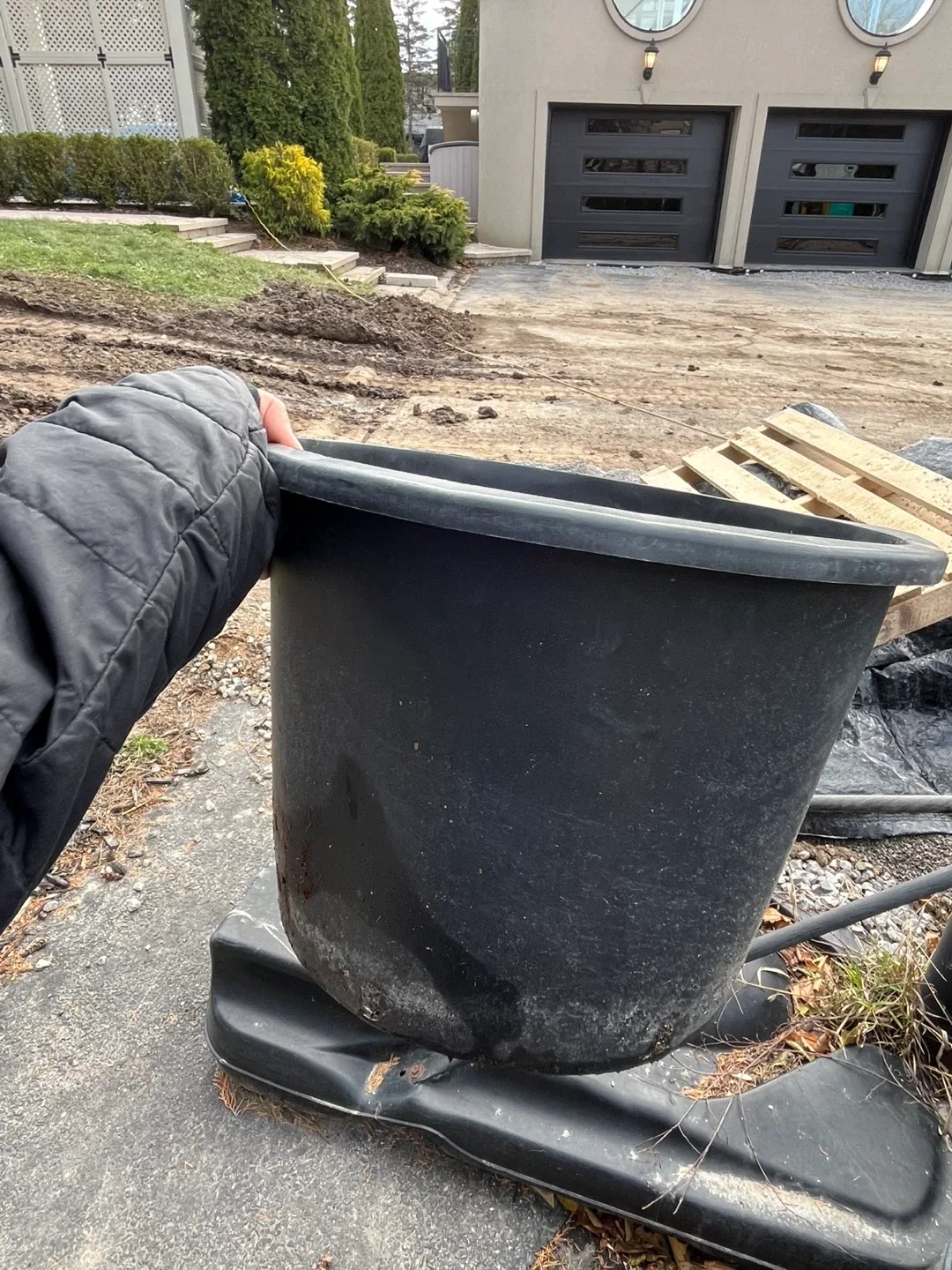 Black Plastic Garden Pots 25pieces