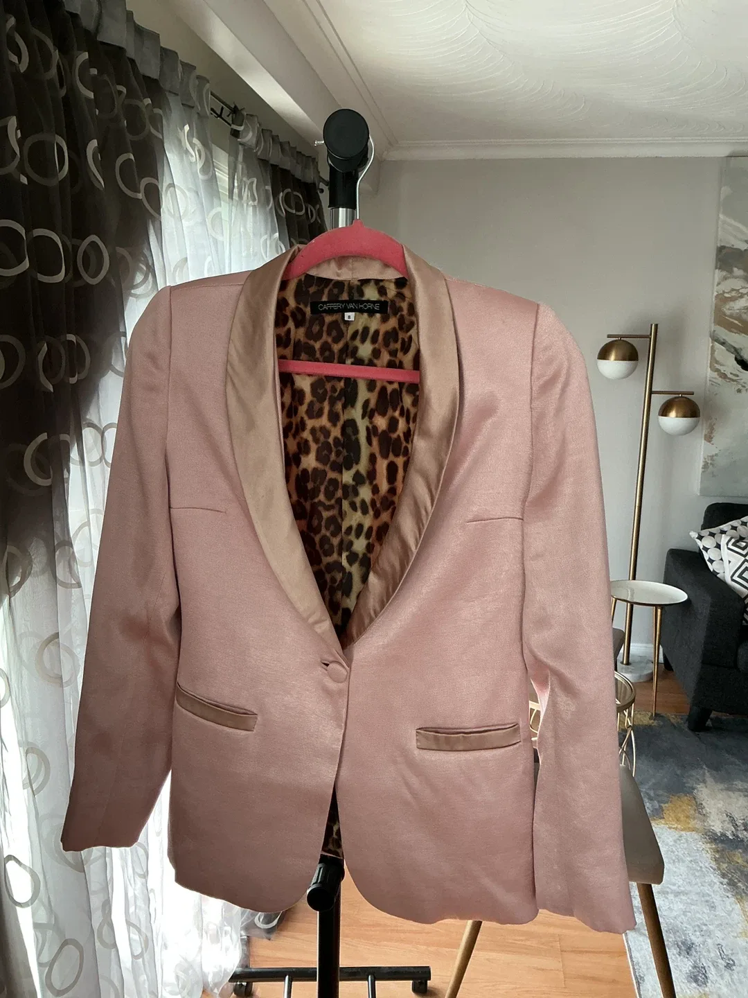 ✨ Caffery Vanhorne Pink Tuxedo Jacket & Flow Pants Set ✨ image indicator(5)