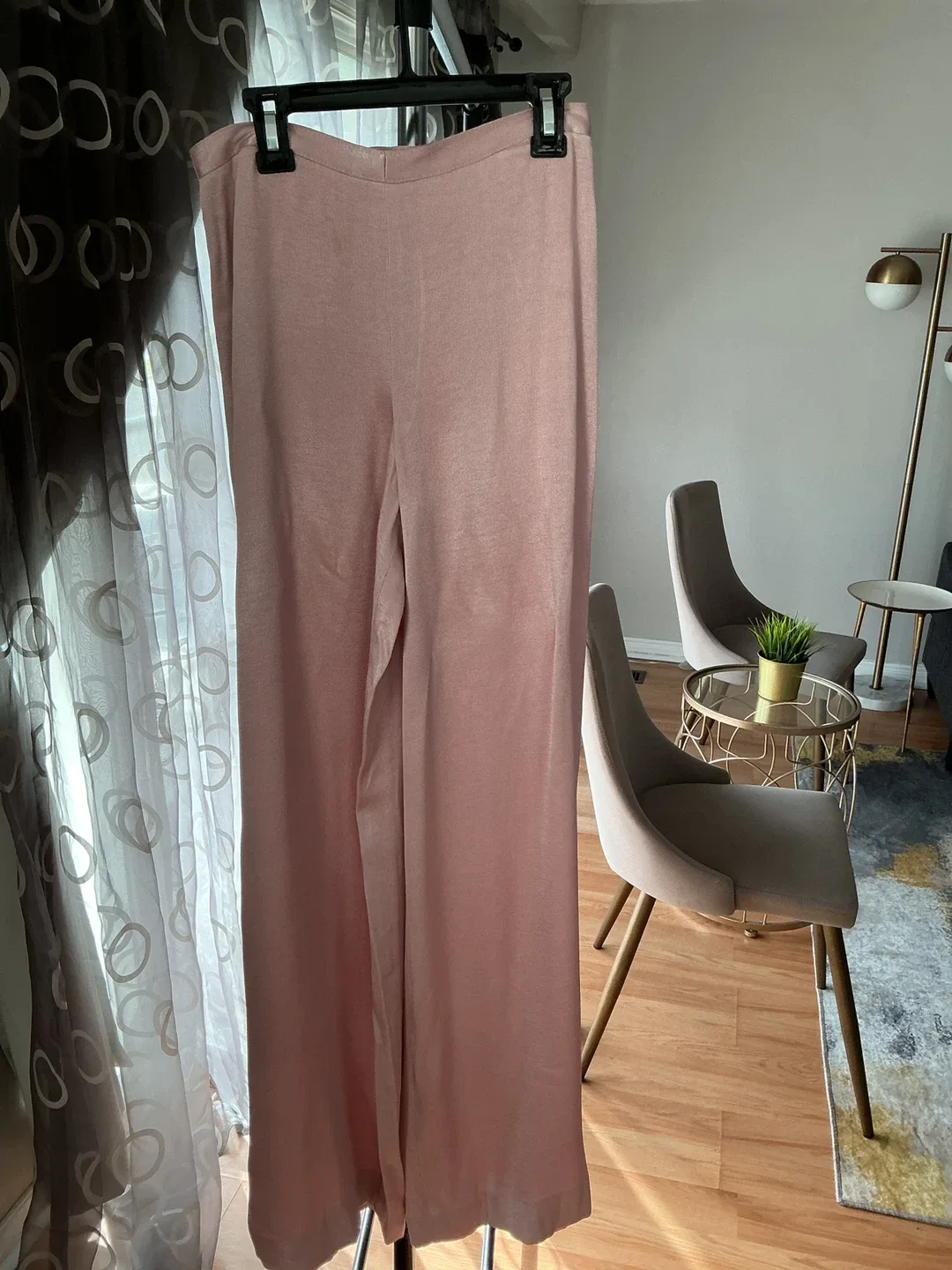 ✨ Caffery Vanhorne Pink Tuxedo Jacket & Flow Pants Set ✨ image indicator(4)