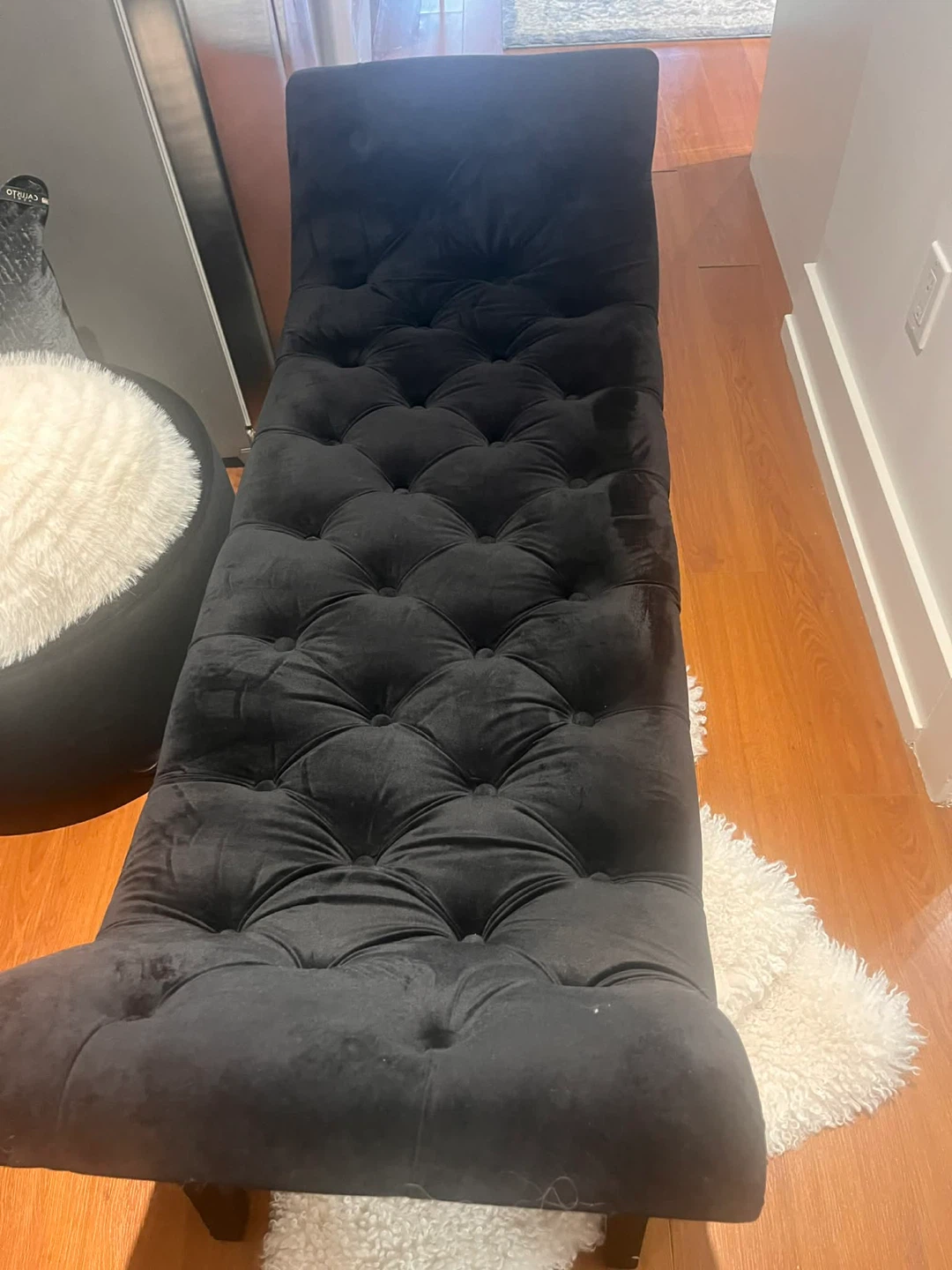 Black Tufted Velvet Chaise Lounge