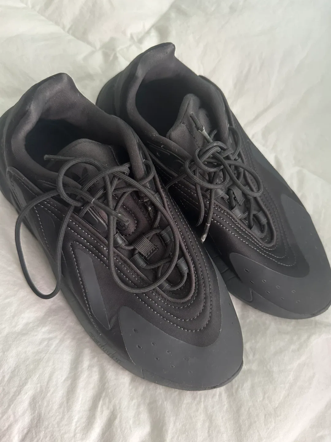 Adidas Ozmillen Black Sneakers - US 6 image indicator(3)