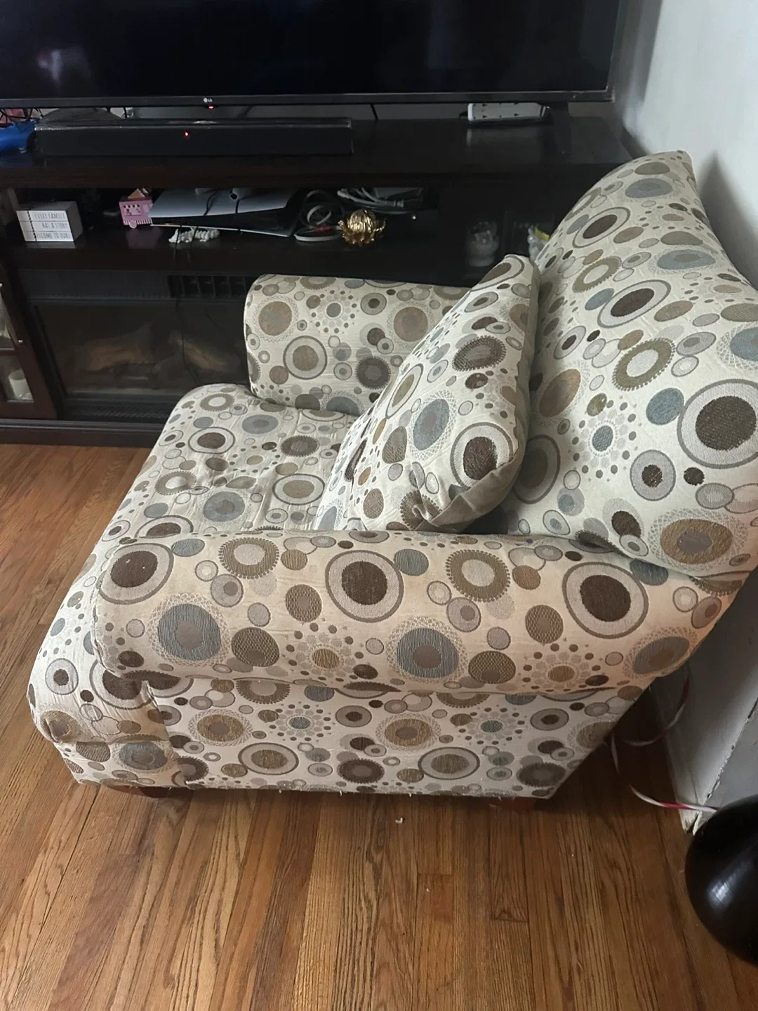 Patterned Armchair with Pillow
