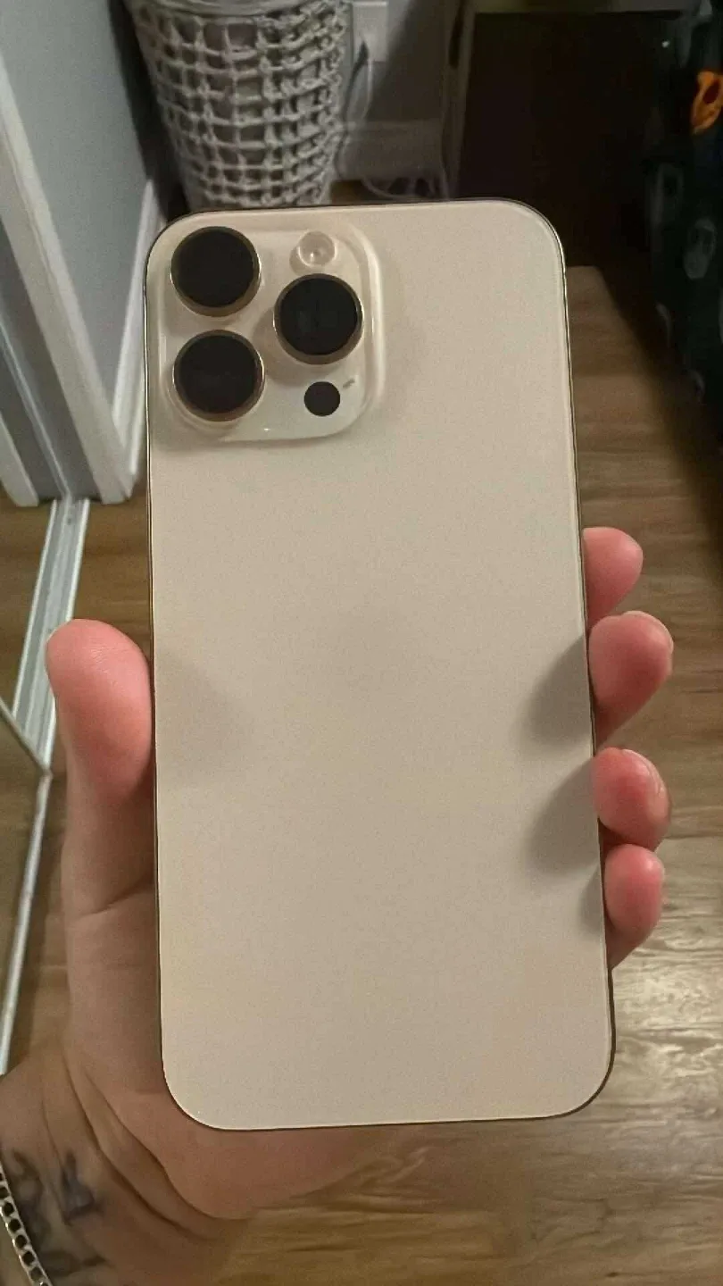 Apple iPhone 16 max pro image indicator(2)