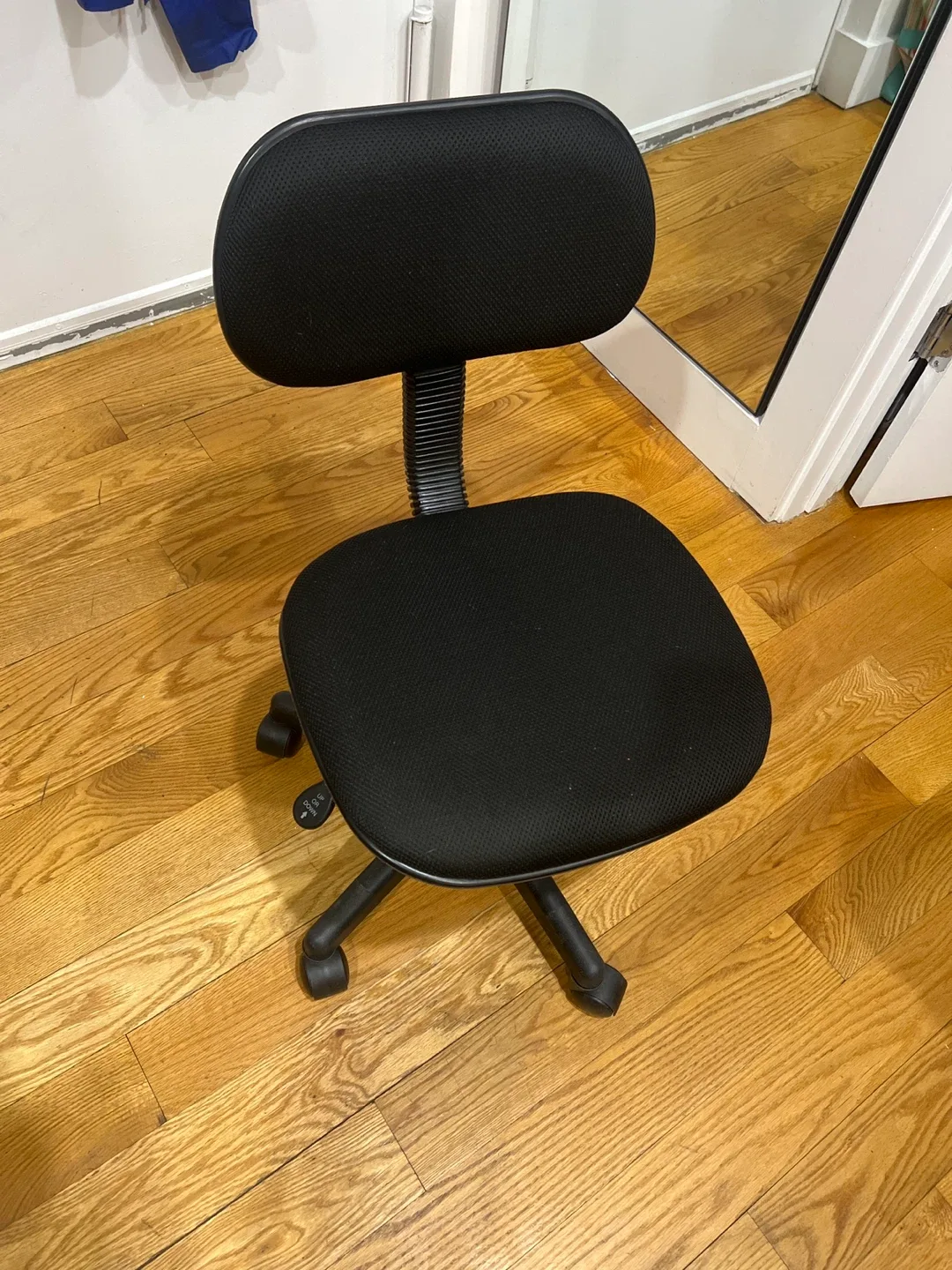 Black Adjustable Office Chair