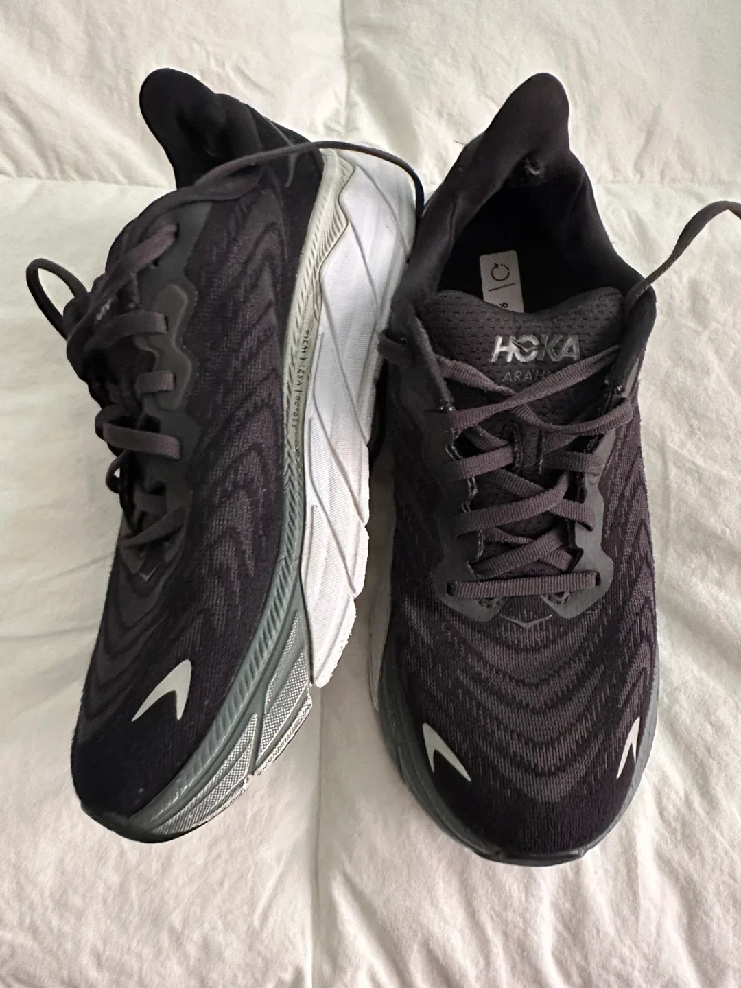 Hoka Arahi 6 Running Shoes image indicator(2)