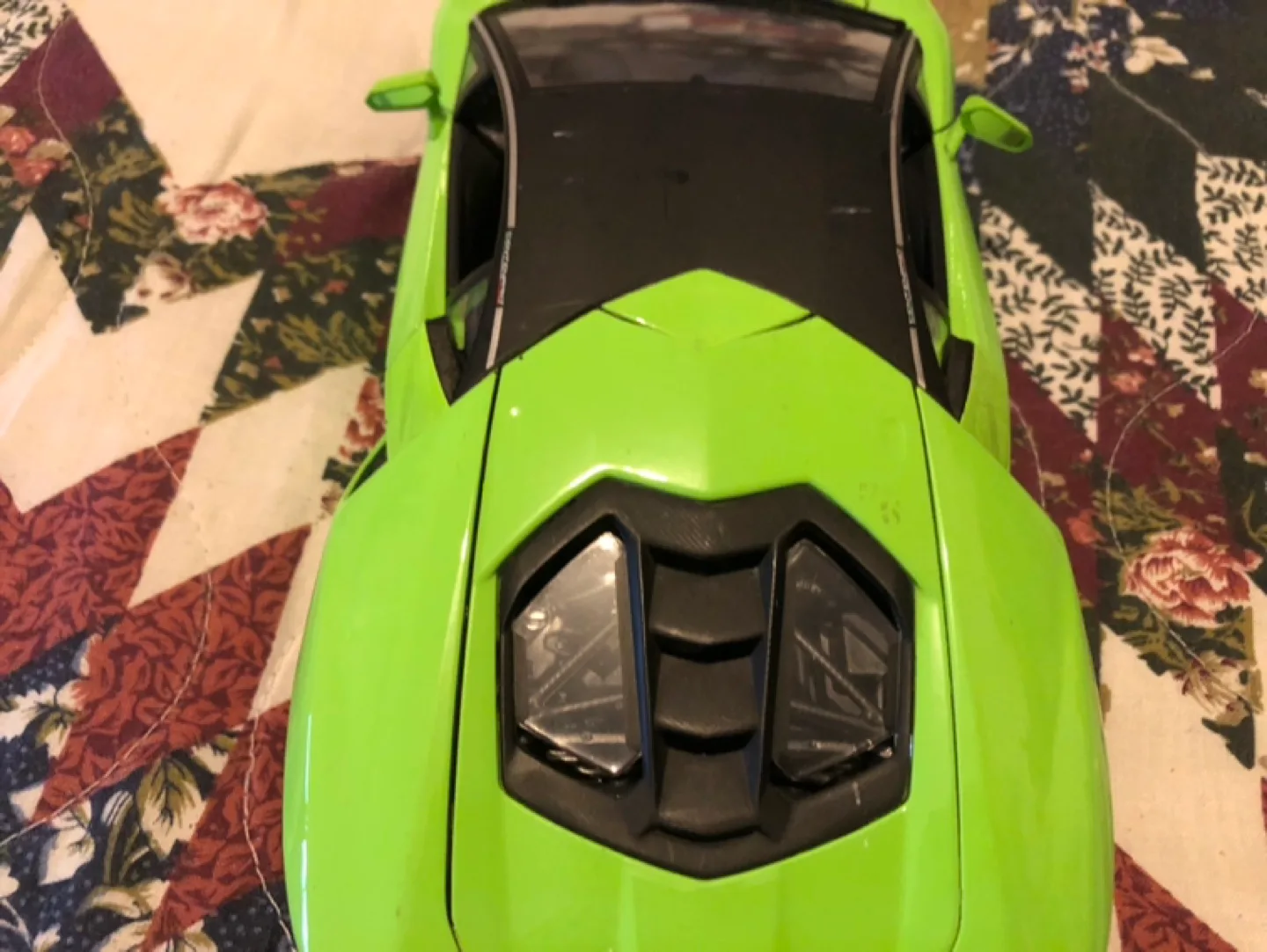 Lamborghini Centenario Green Diecast Model Car image indicator(4)