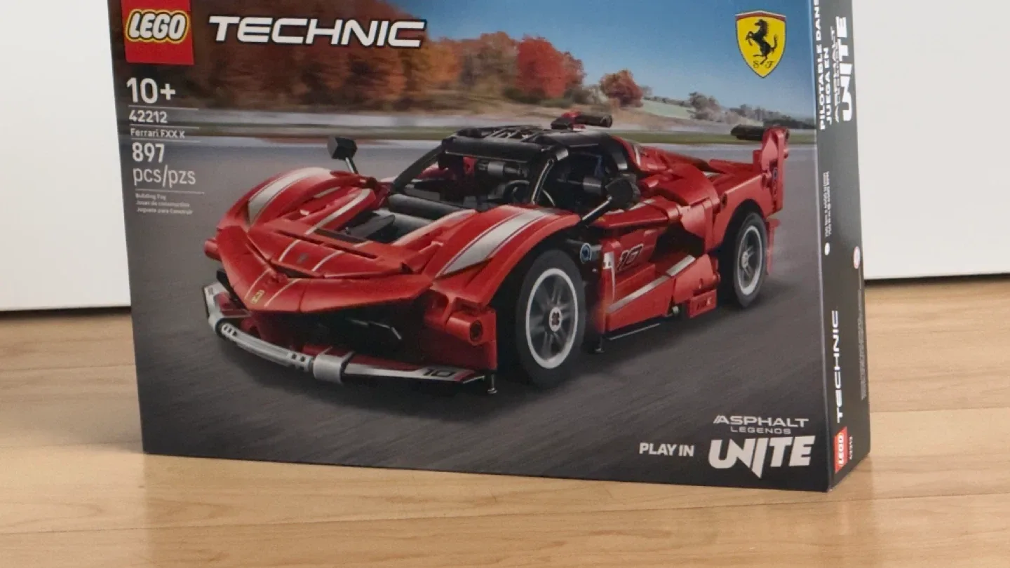 LEGO Technic Ferrari FXX K 42212 - 897 pcs
