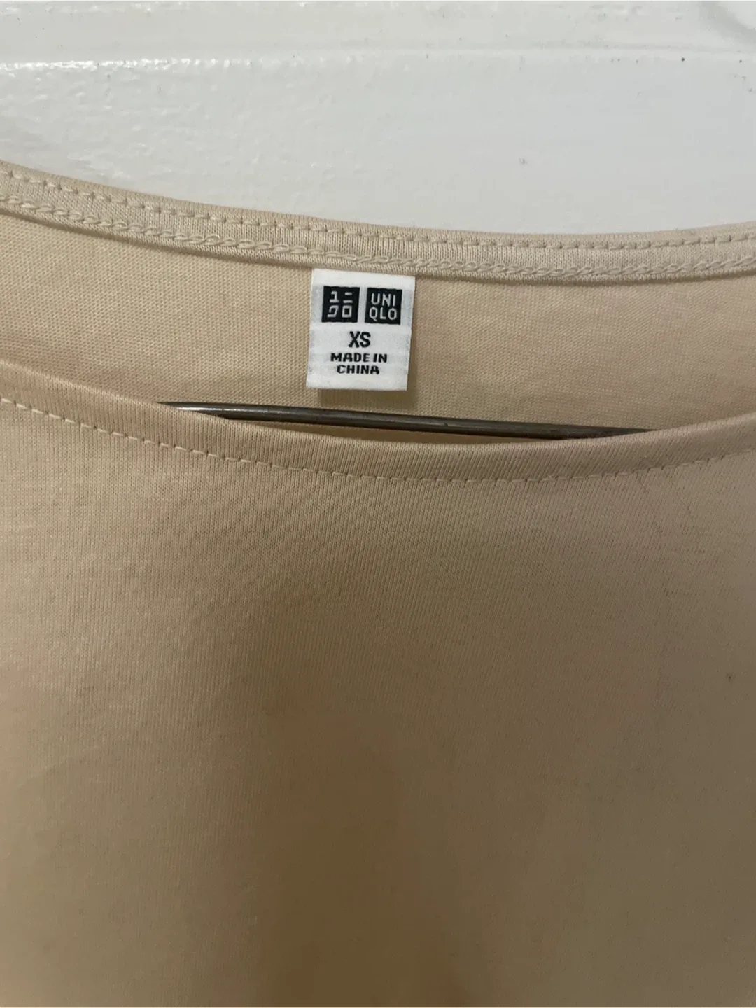 Uniqlo Beige Top - Size XS image indicator(2)