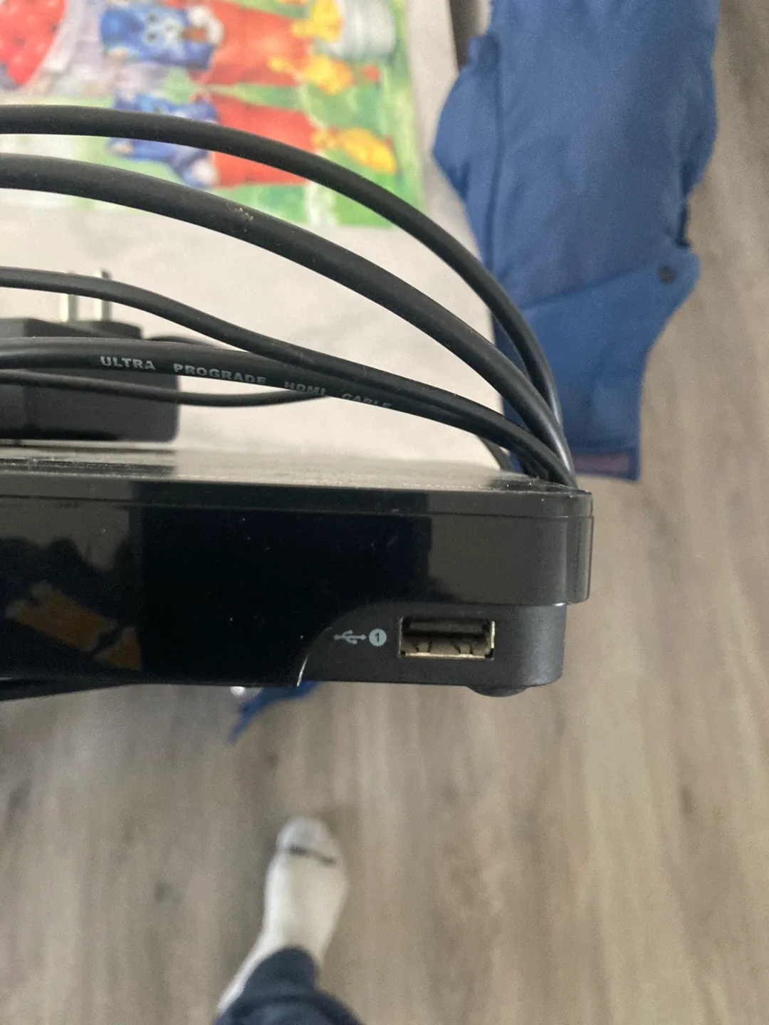 WD TV Media Player with Remote and 1TB storage image indicator(2)