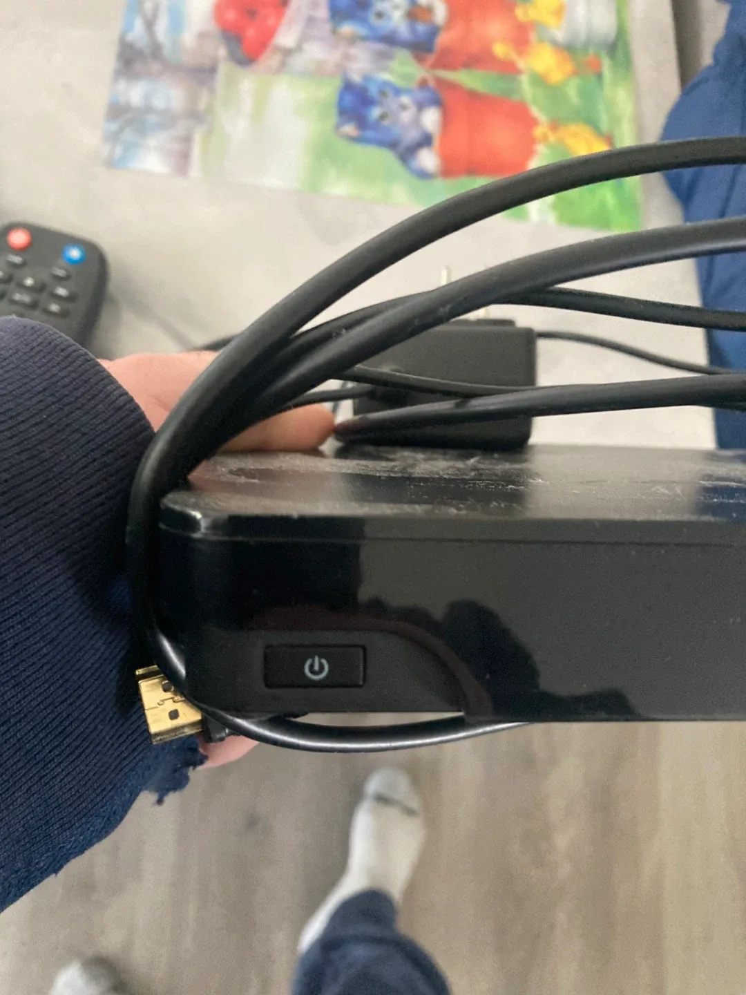 WD TV Media Player with Remote and 1TB storage image indicator(3)