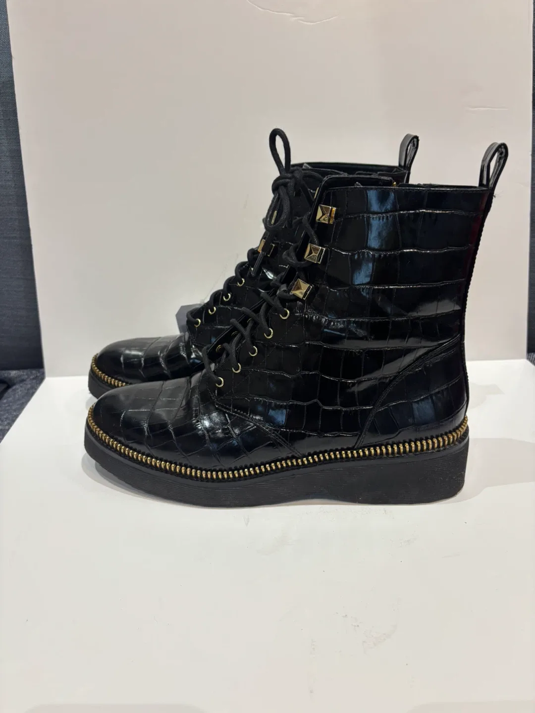 Michael Kors Haskell crocodile Embossed Boots women’s sz 10