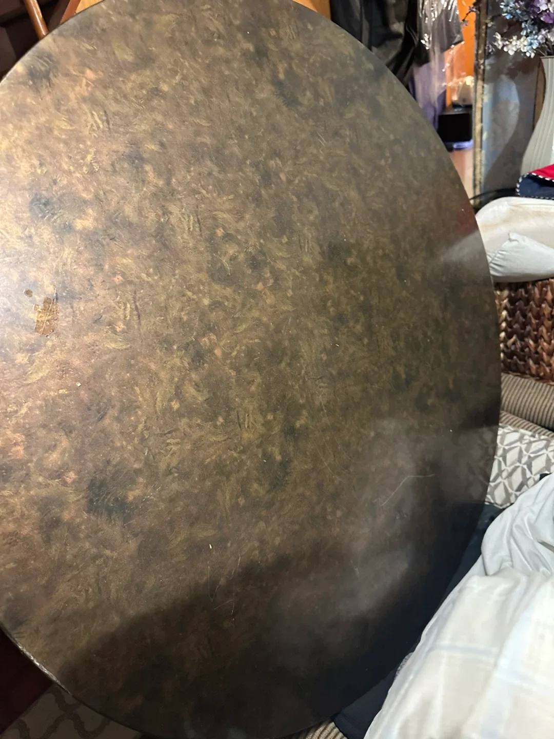 Round Brown Table image indicator(3)