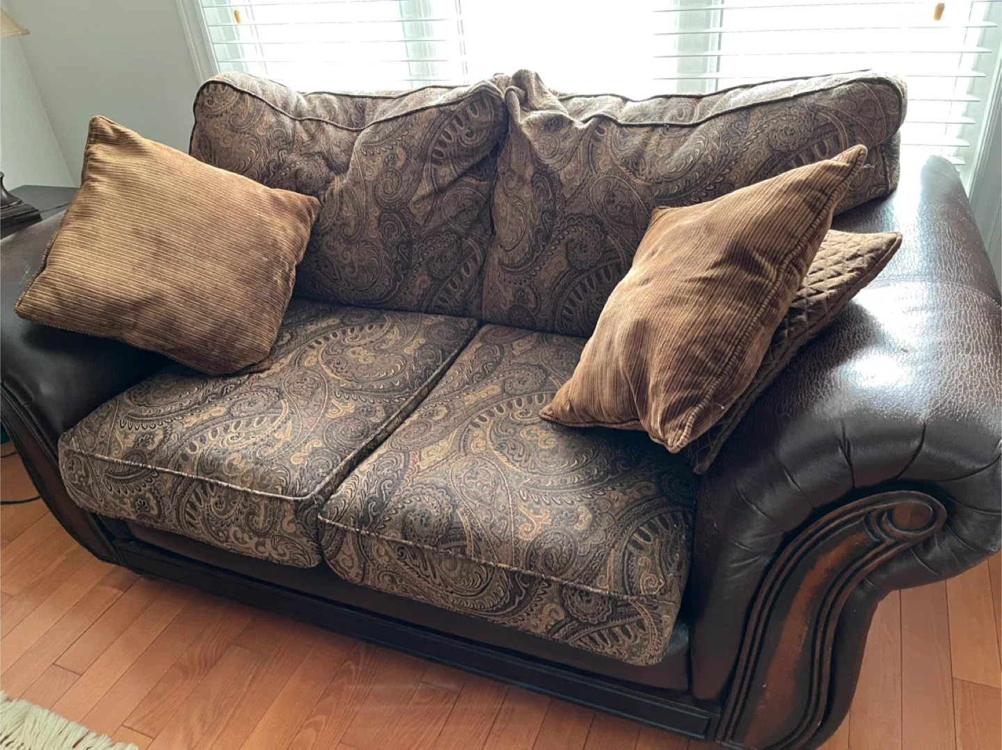 Brown Patterned Sofa and Loveseat Set image indicator(4)