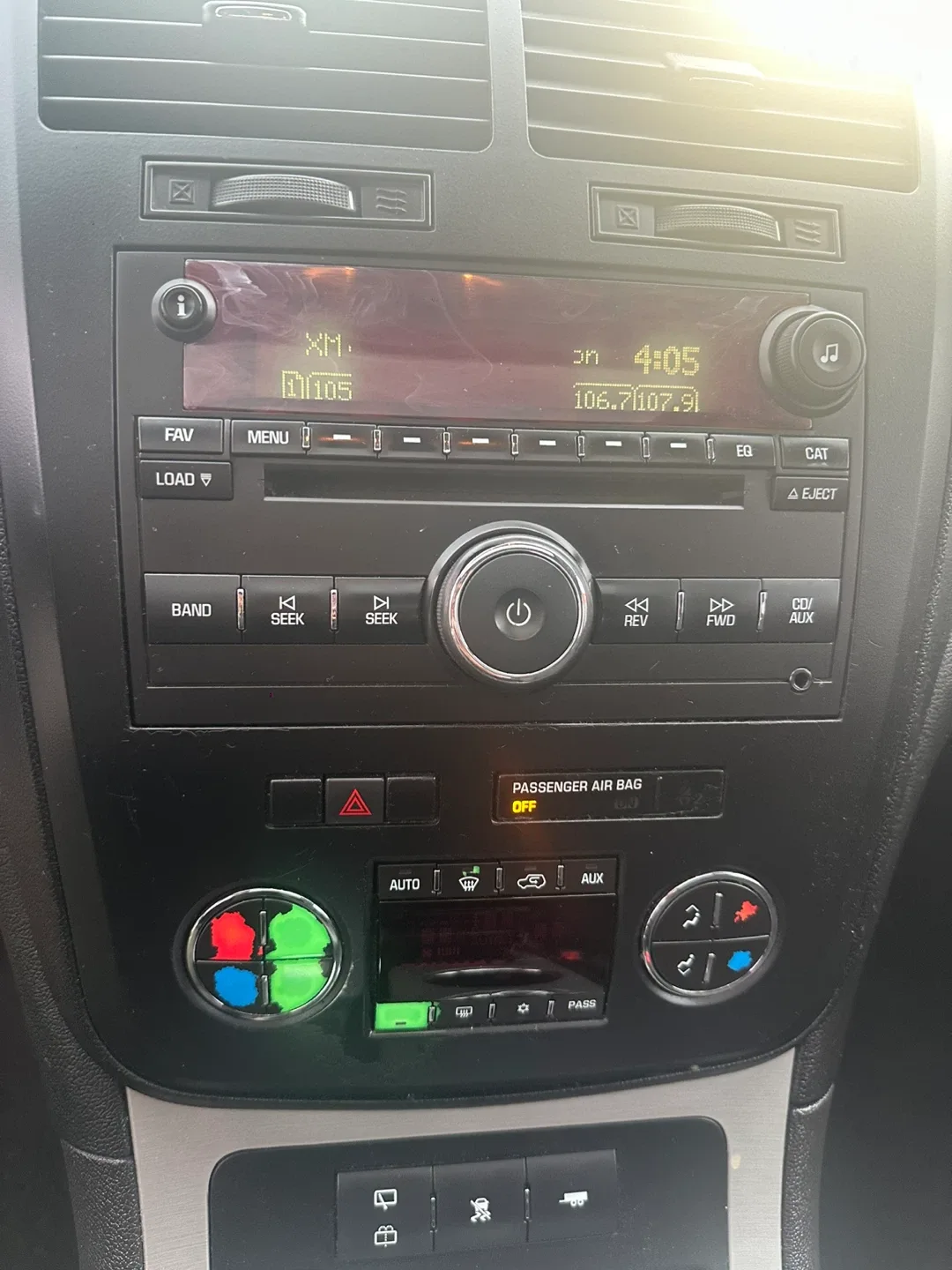 2008 Saturn Outlook XE White SUV image indicator(10)