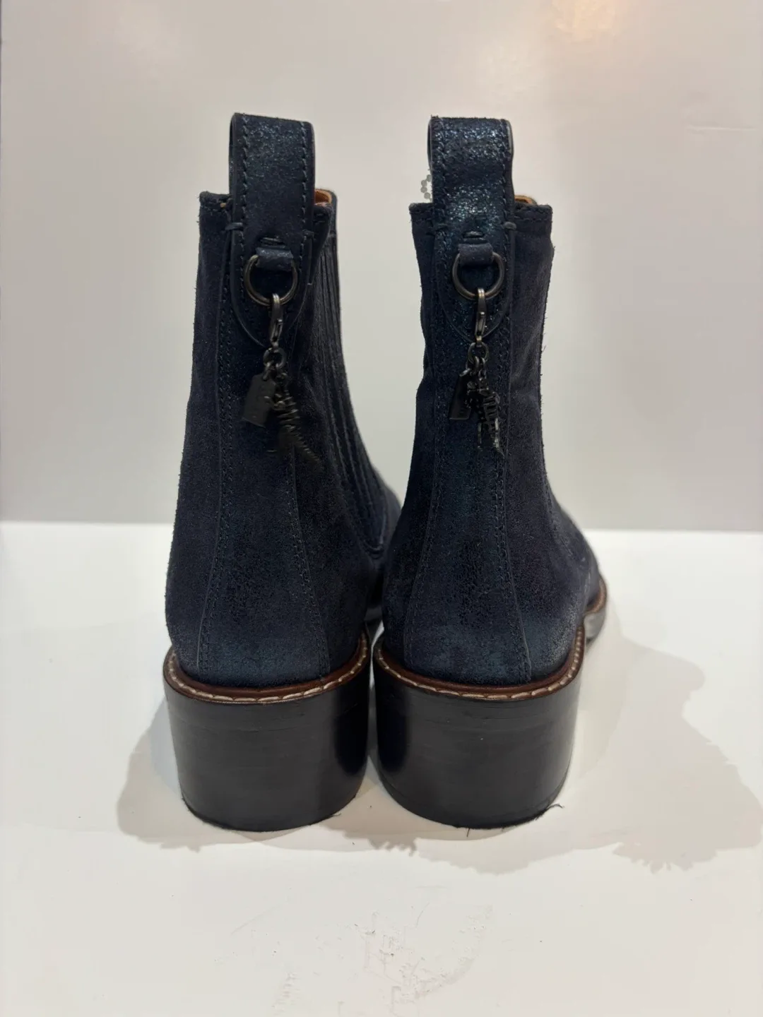 Coach Bowery Chelsea boots in a dark blue suede women size 9 image indicator(7)