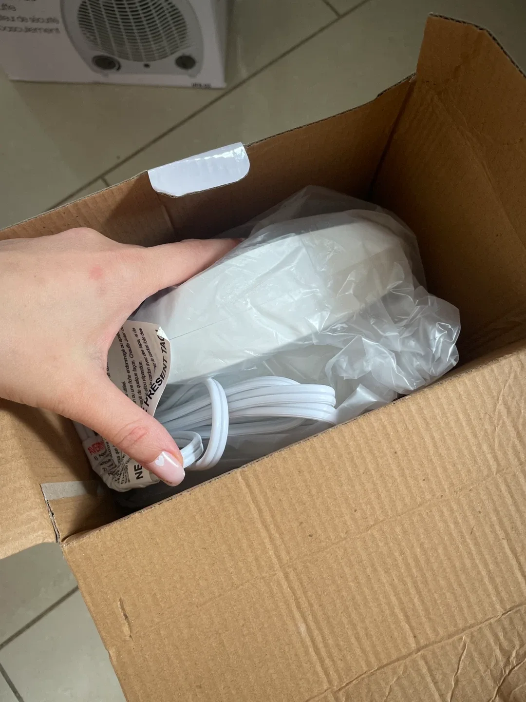 Royal Sovereign Compact Fan Heater - New in Box! image indicator(2)