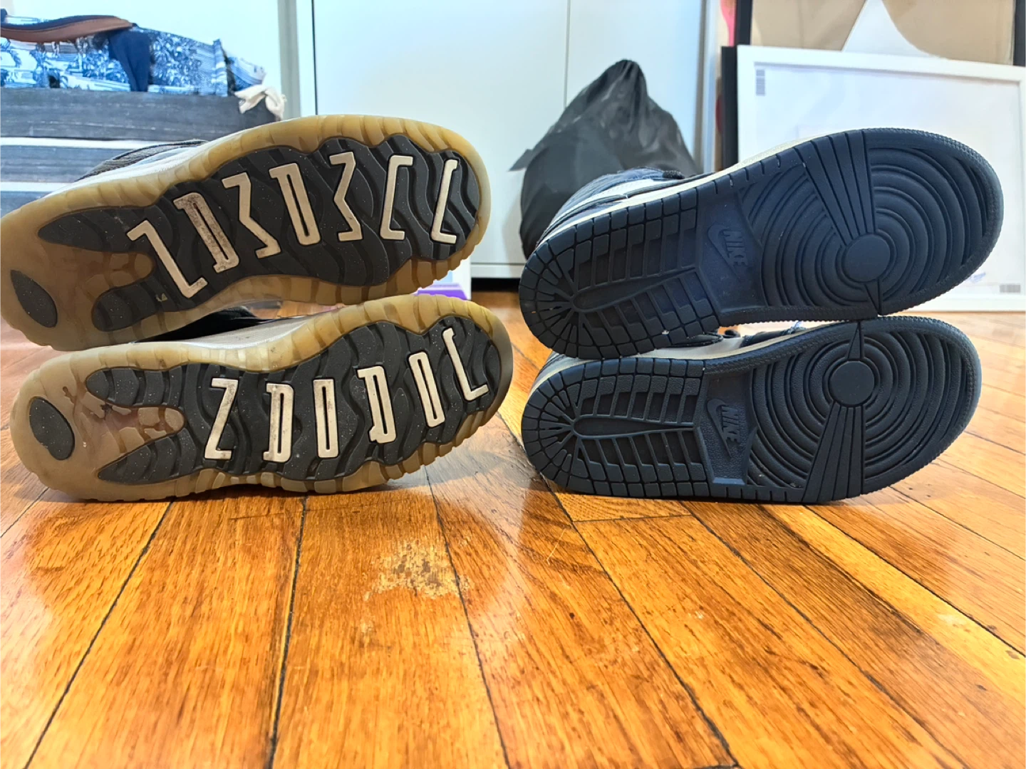 Used kids Jordan 11 low & Jordan 1 High midnight navy - photo 4