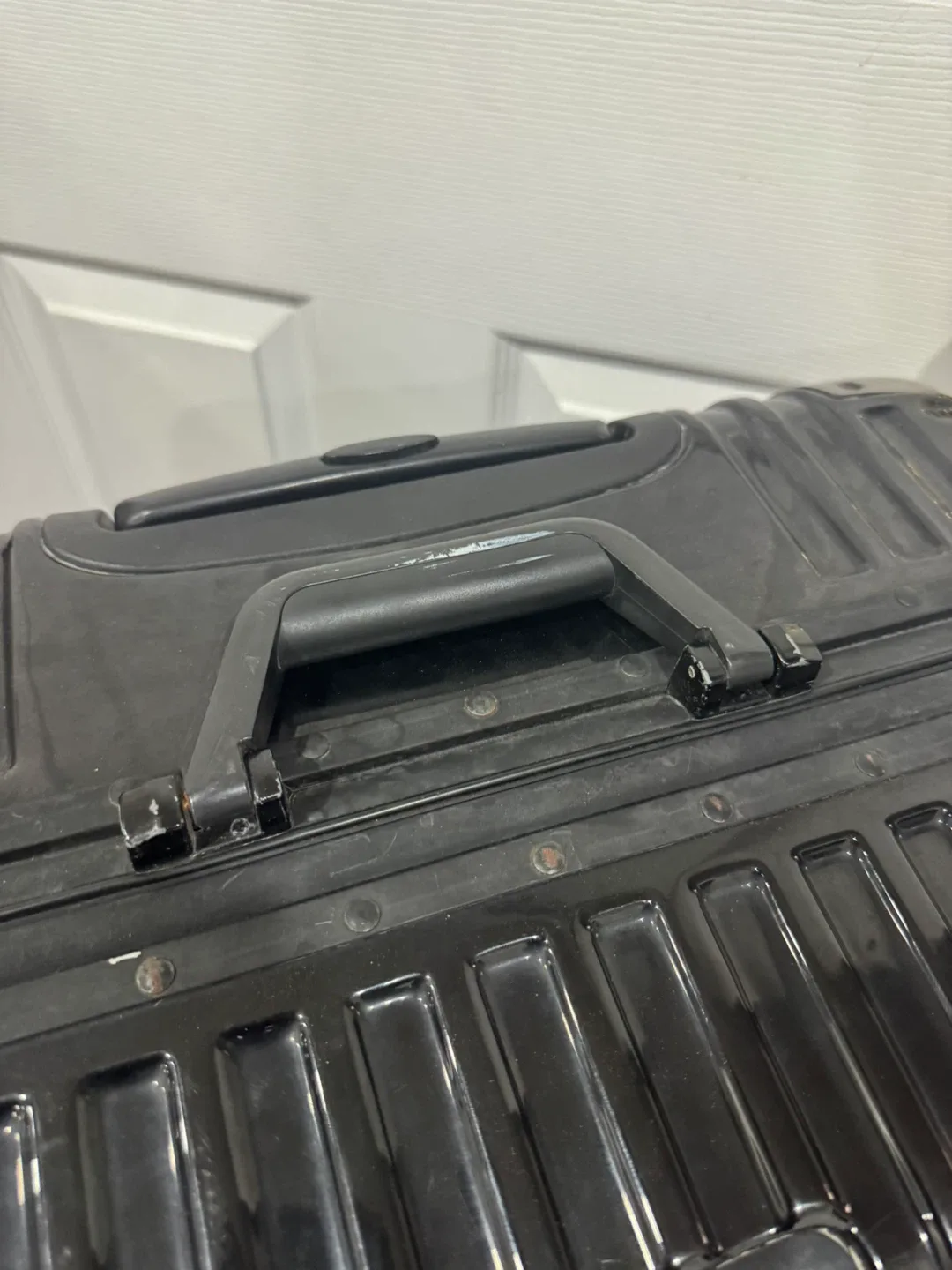 Black Suitcase Premium image indicator(3)