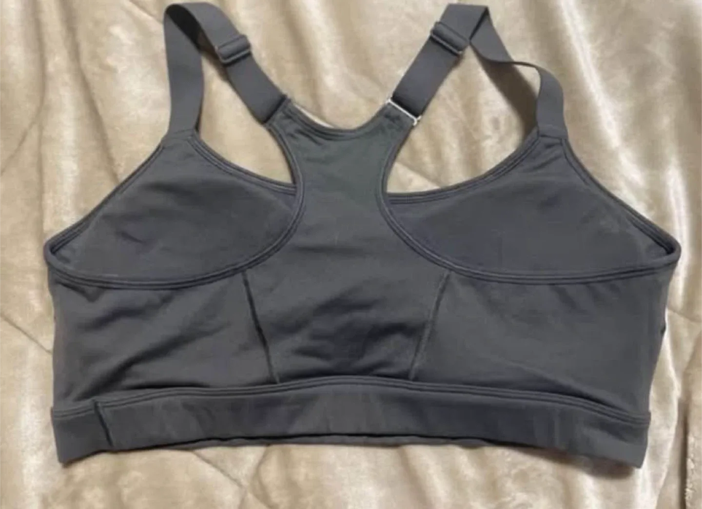 Under Armour Sports Bra - Size XL image indicator(2)