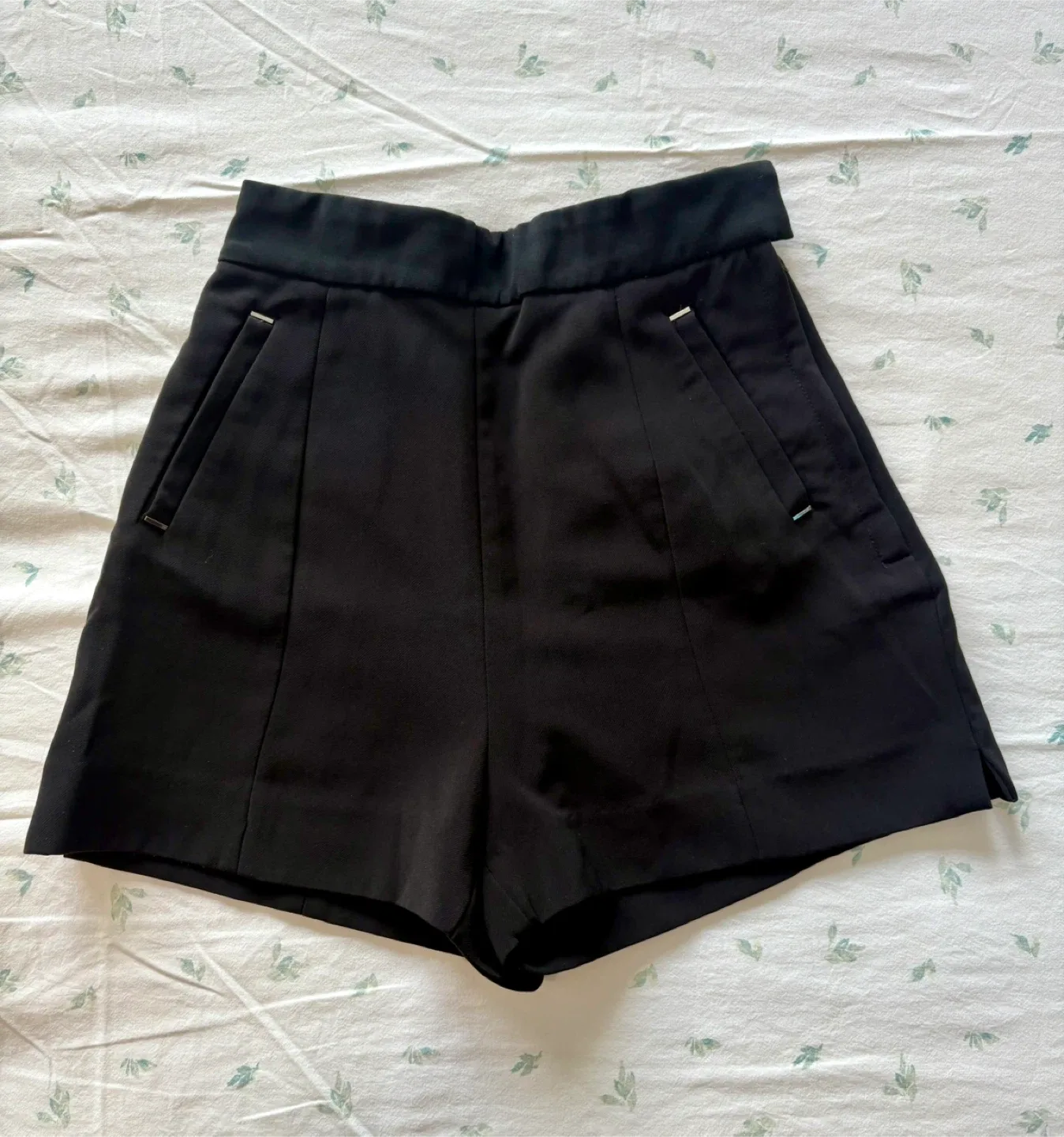 H&M Black Shorts - Size 6