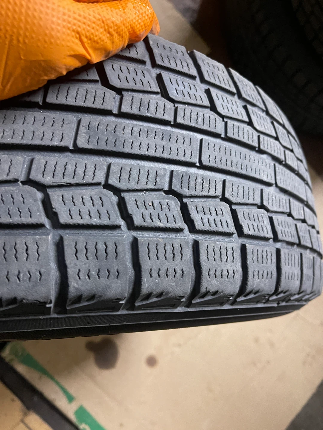 Yokohama iceGUARD iG20 185/65R15 88R Tire