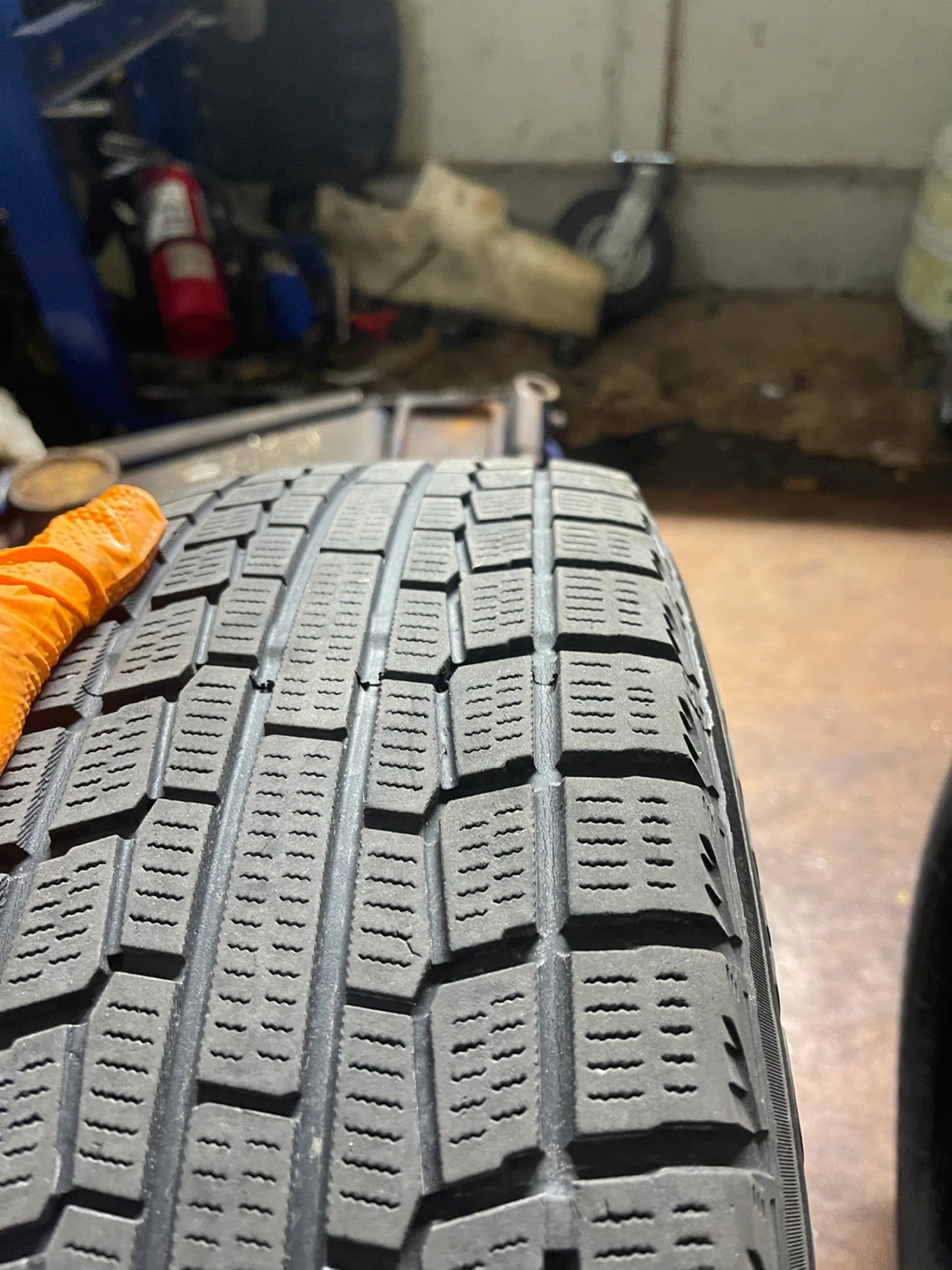 Yokohama iceGUARD iG20 185/65R15 88R Tire - photo 5