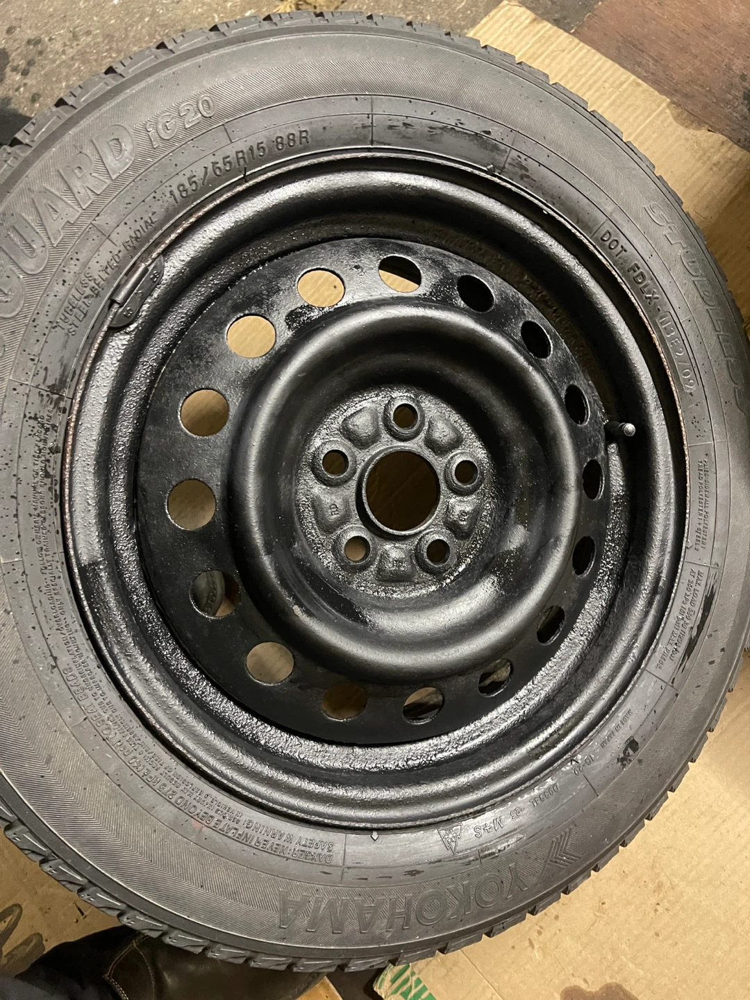 Yokohama iceGUARD iG20 185/65R15 88R Tire - photo 2