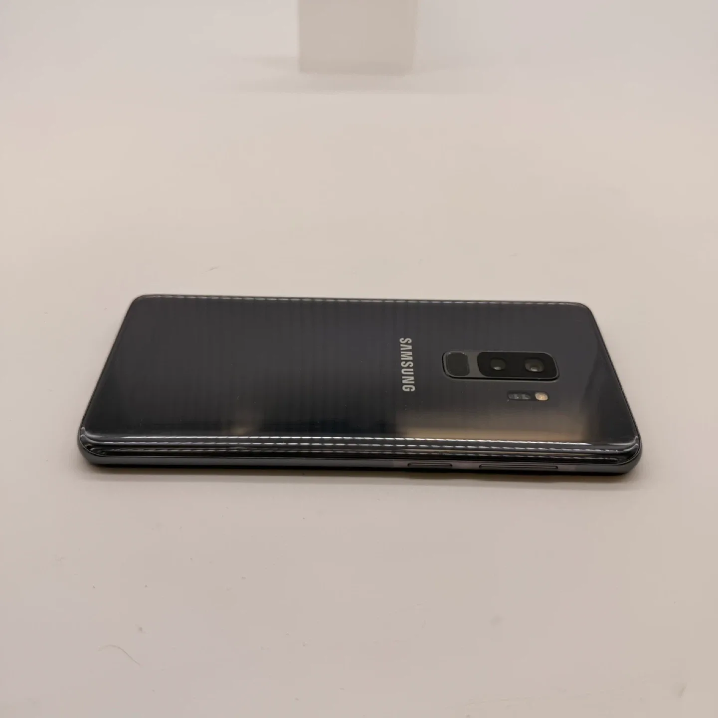 Samsung Galaxy S9+ – 64GB – Titanium Gray – Small Crack image indicator(5)