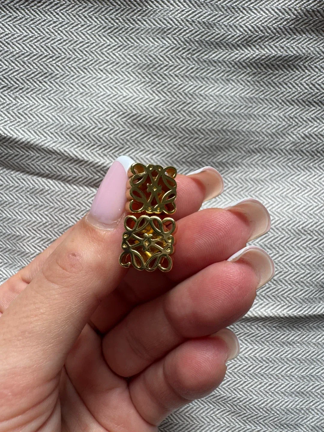 Earrings  LW image indicator(2)