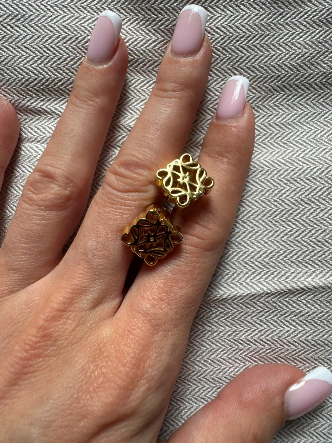 Earrings  LW image indicator(3)