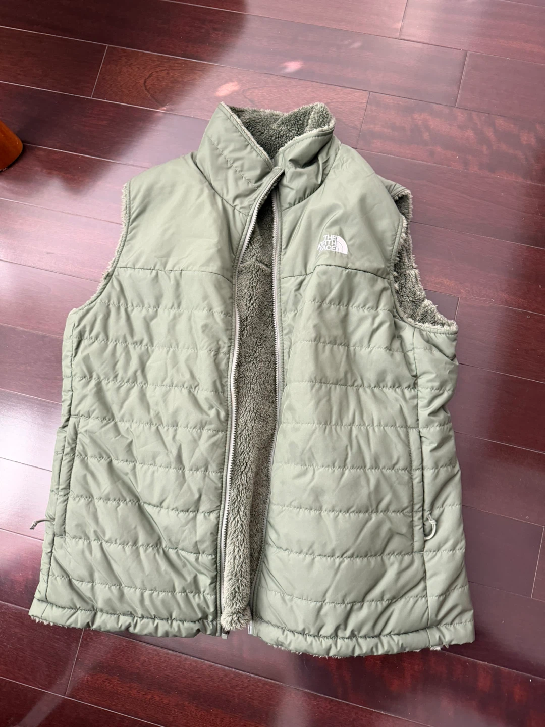 The North Face Reversible Vest - Olive Green