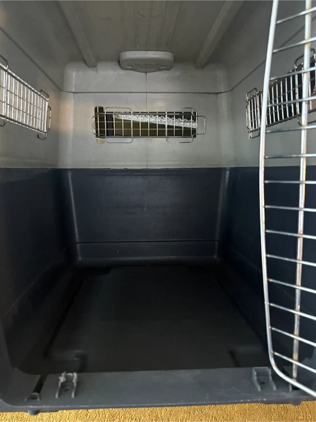 Essentials Pet Carrier - 32 x 22 x 23 inches image indicator(3)