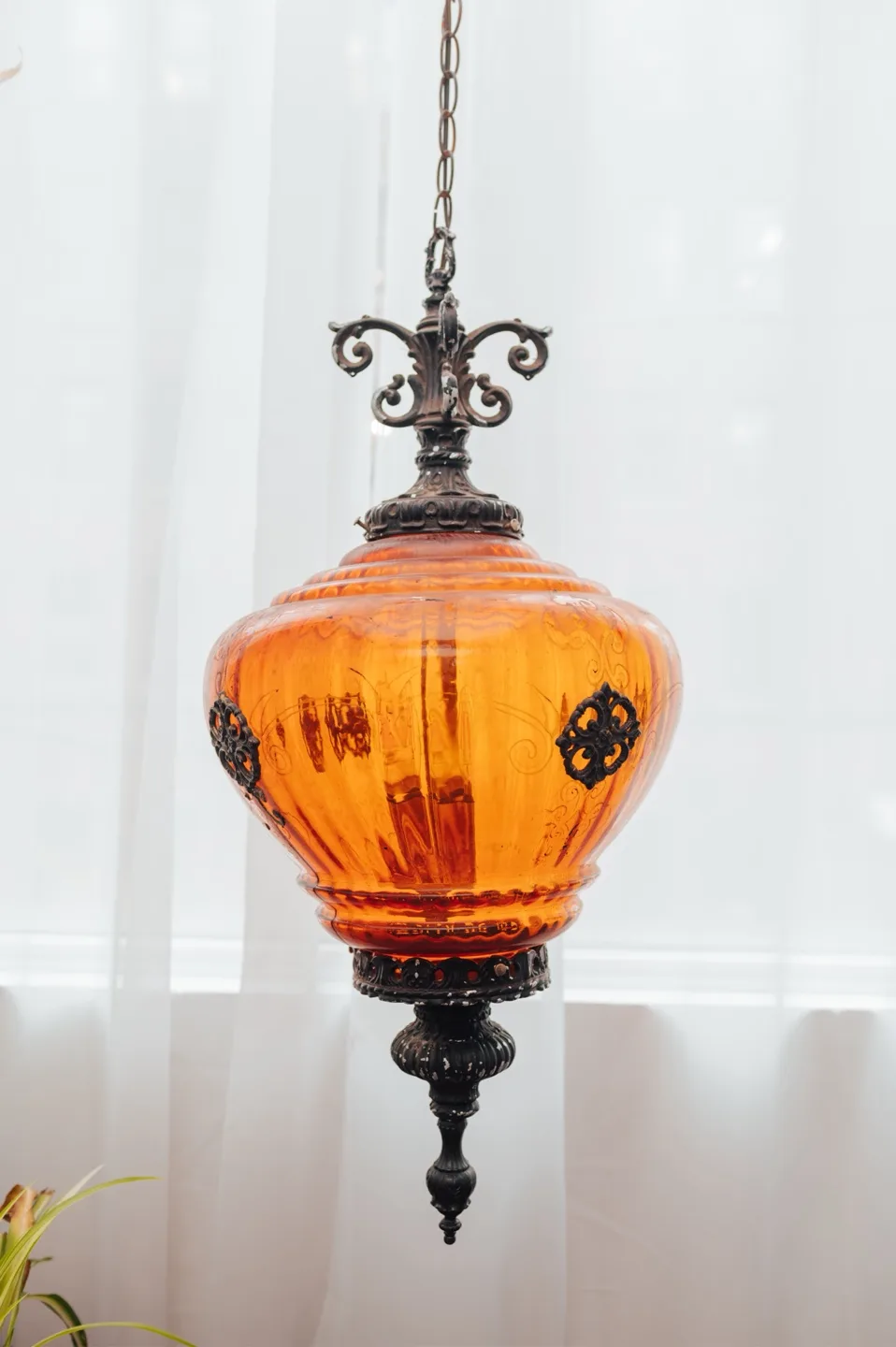 Amber Glass Gothic Swag Lamp 🧡