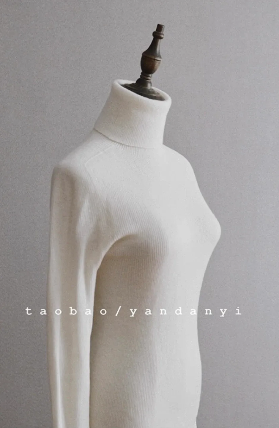 White Turtleneck Sweater image indicator(2)