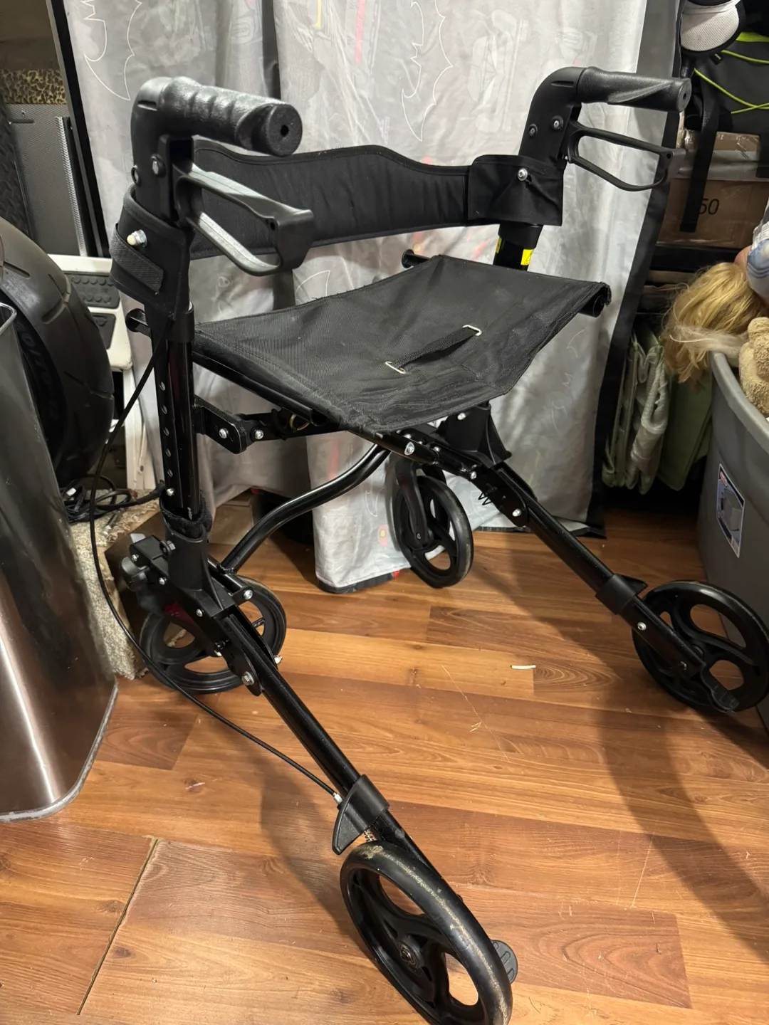 Living Basics Mobility Walker with Seat image indicator(4)