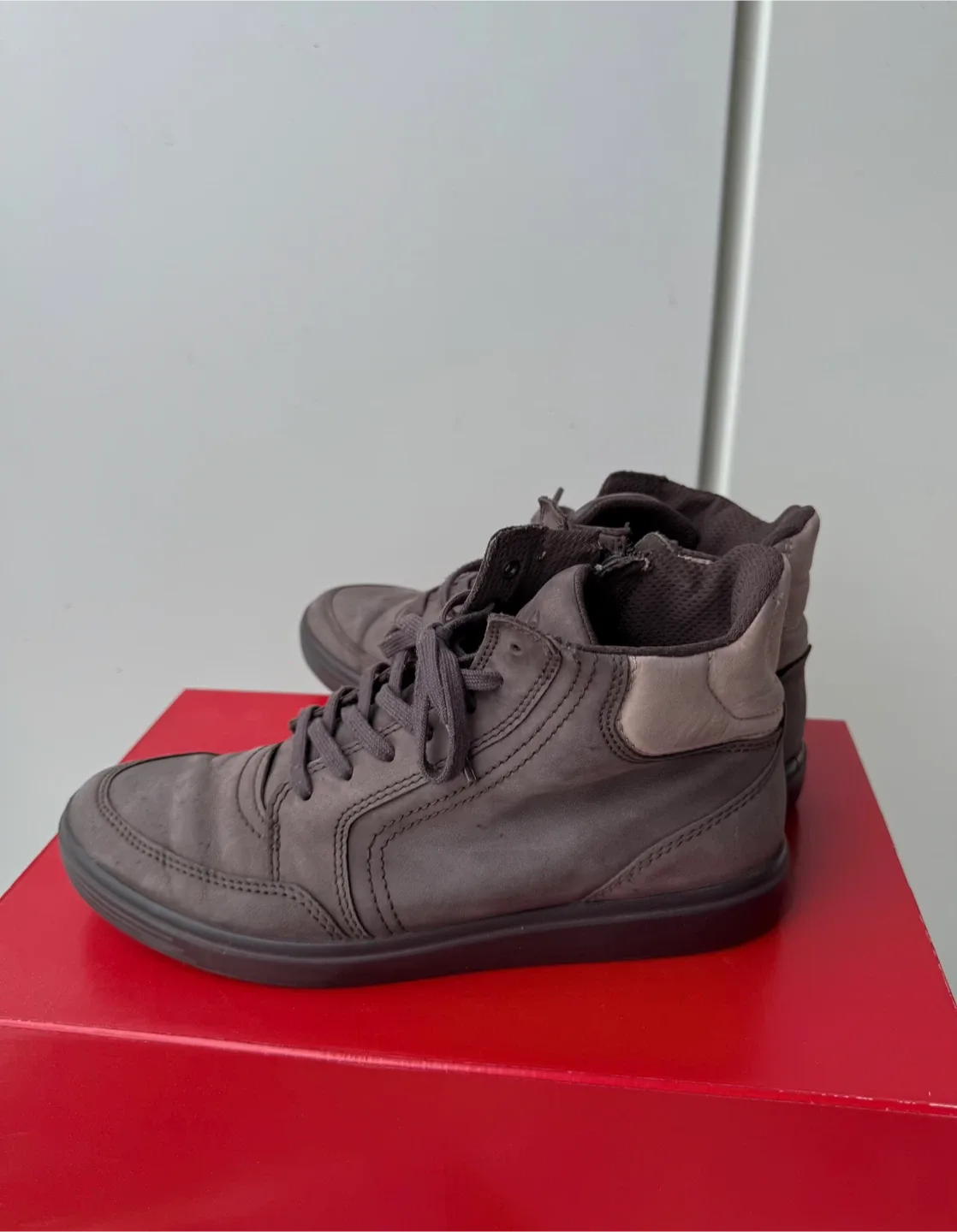 ECCO Soft Classic High-Top Nubuck Leather Sneakers / Boots image indicator(8)