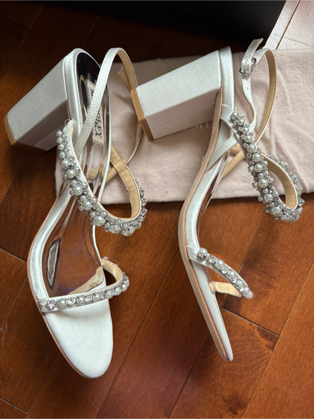 New Badgley Mischka White Heels - Size 8.5 - photo 5
