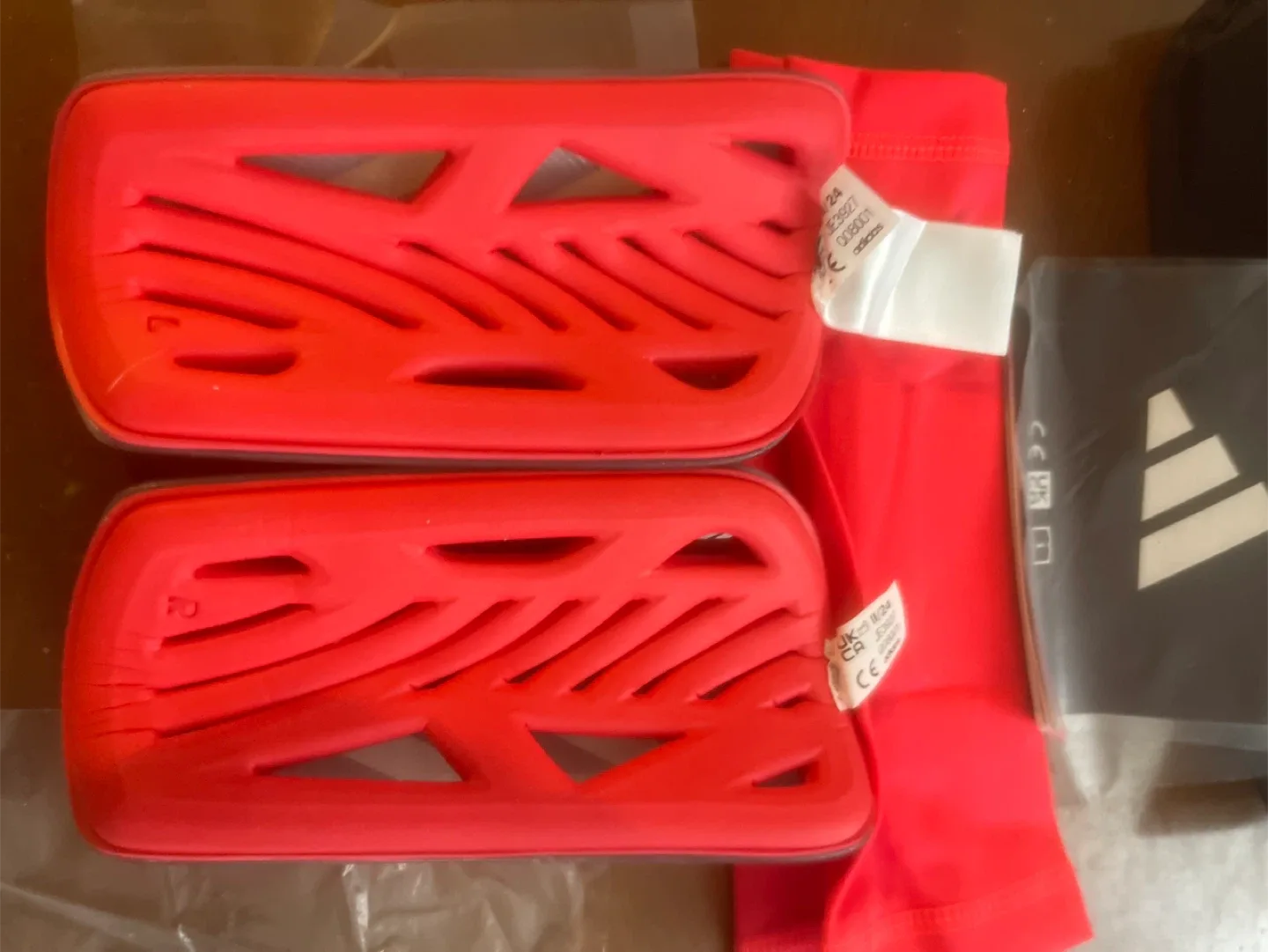 Adidas Shin Guards, Size M image indicator(2)