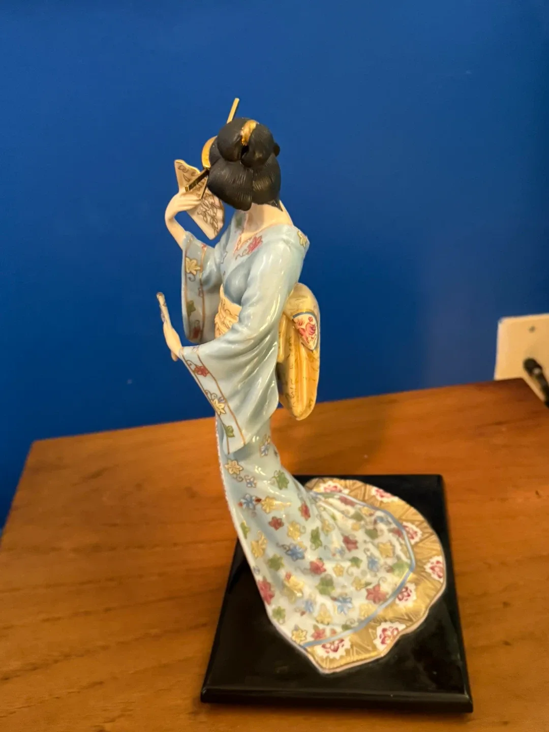 Vintage Porcelain Geisha Figurine image indicator(4)