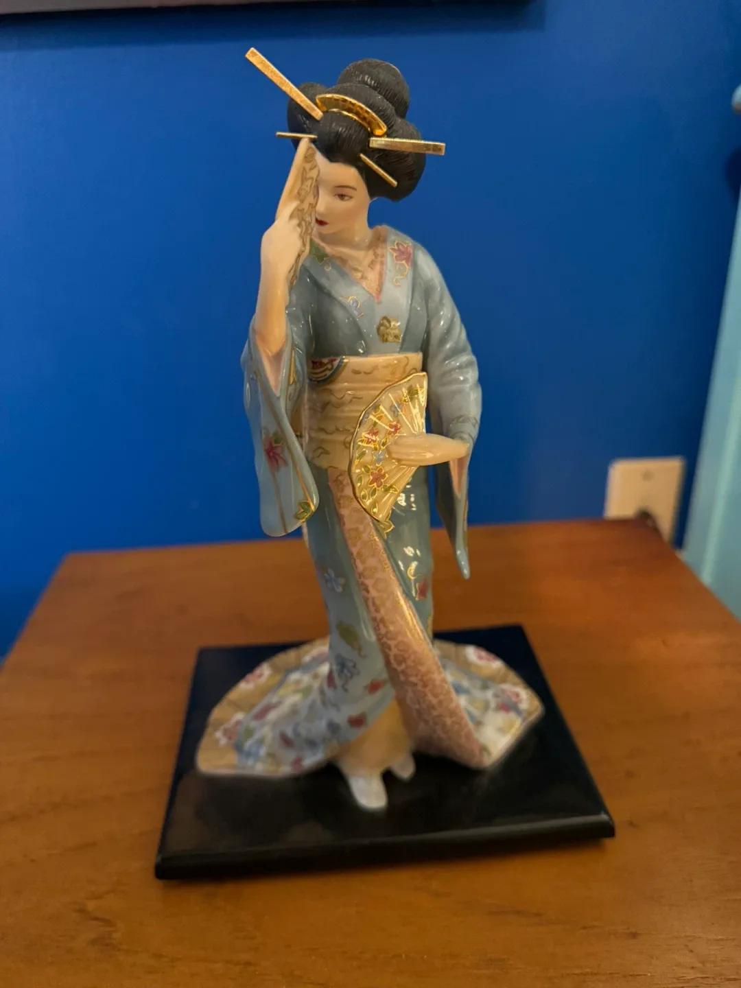 Vintage Porcelain Geisha Figurine image indicator(2)